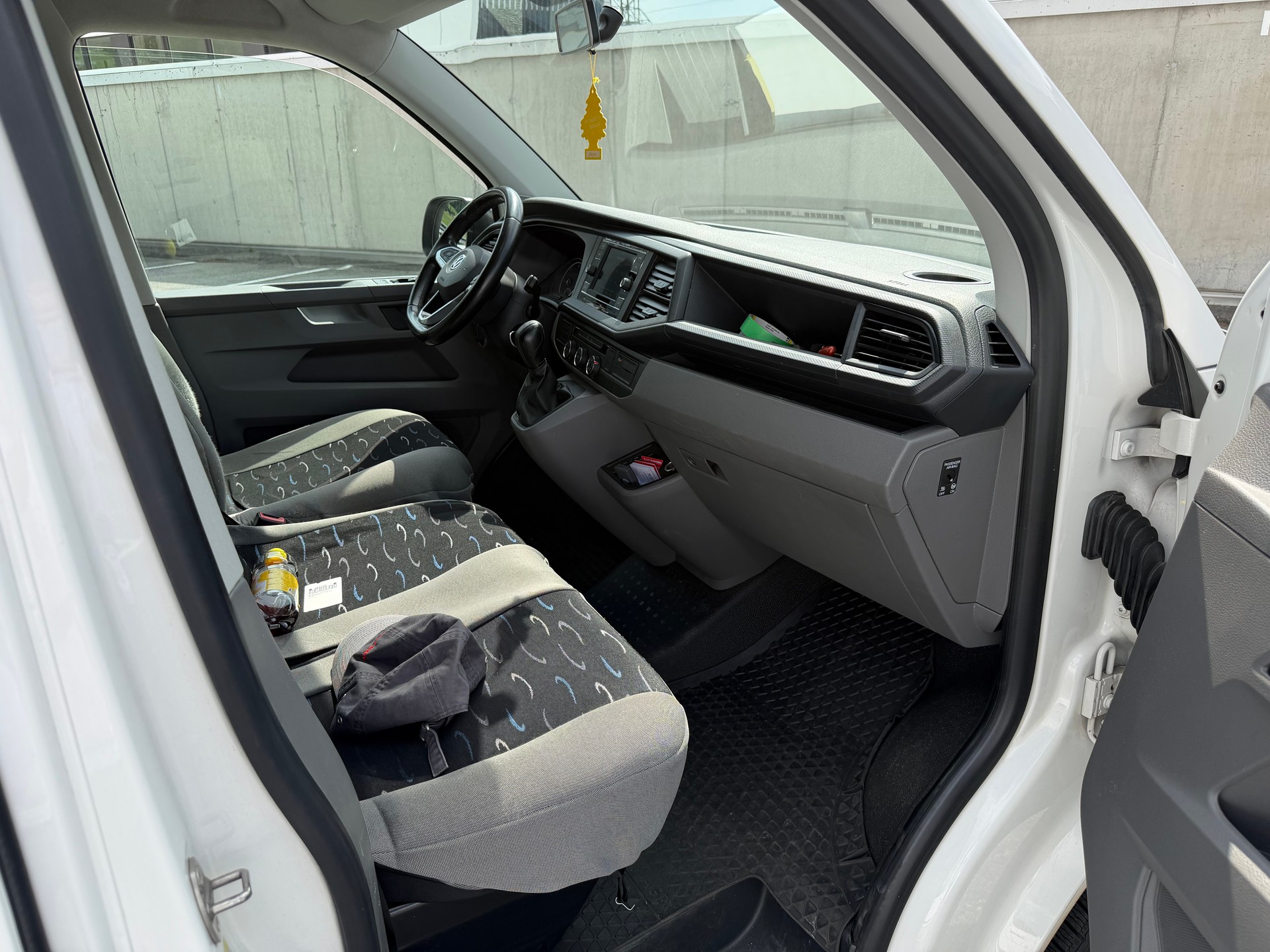 VW T6.1 2.0 TDI 4Motion DSG-image-16