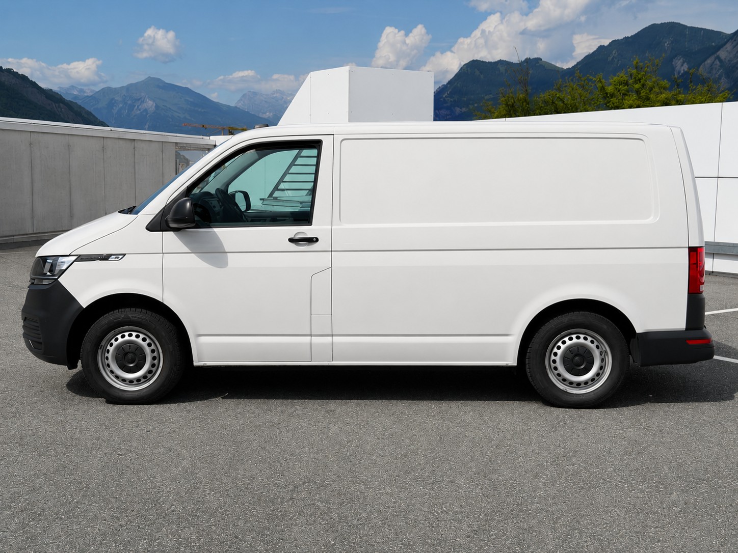 VW T6.1 2.0 TDI 4Motion DSG-image-2
