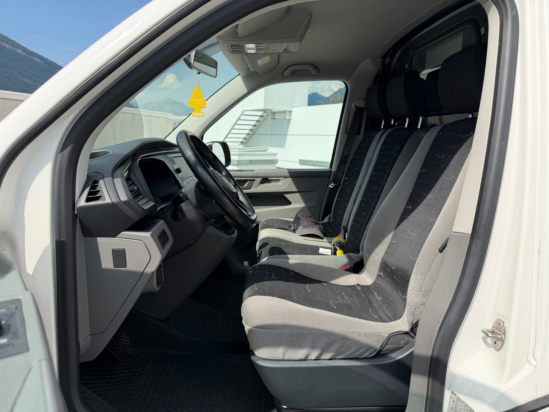 VW T6.1 2.0 TDI 4Motion DSG-image-12