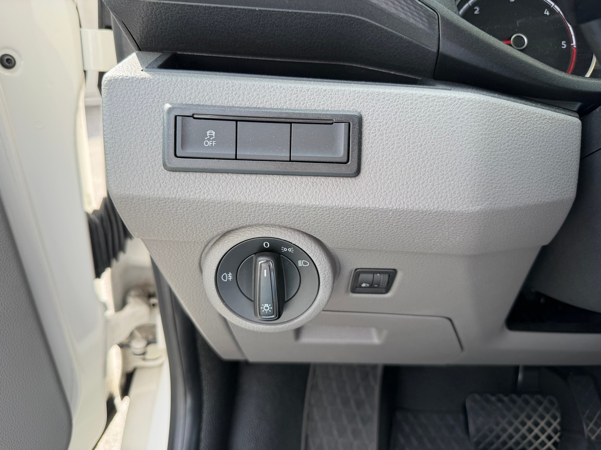 VW T6.1 2.0 TDI 4Motion DSG-image-22