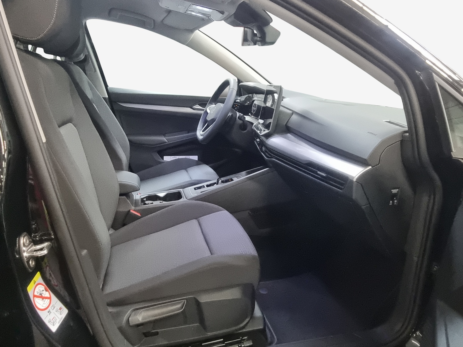 VW Golf 1.5 e TSI mHEV Value DSG-image-15