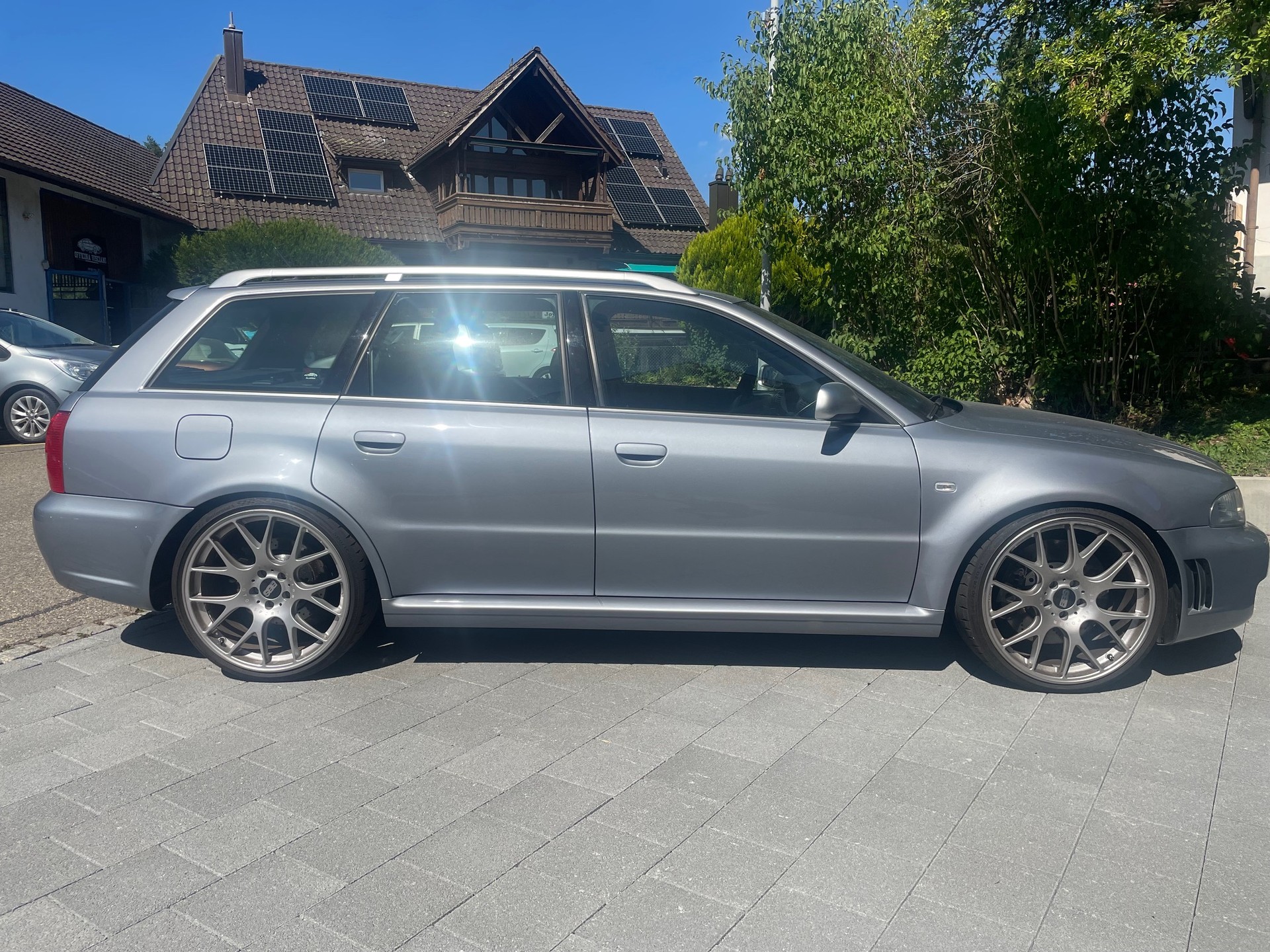 AUDI RS4 Avant quattro, 380 PS, 6 Gang, 4X4 quattro, Leder, Sitzh., CH-Auto, MFK NEU-image-1