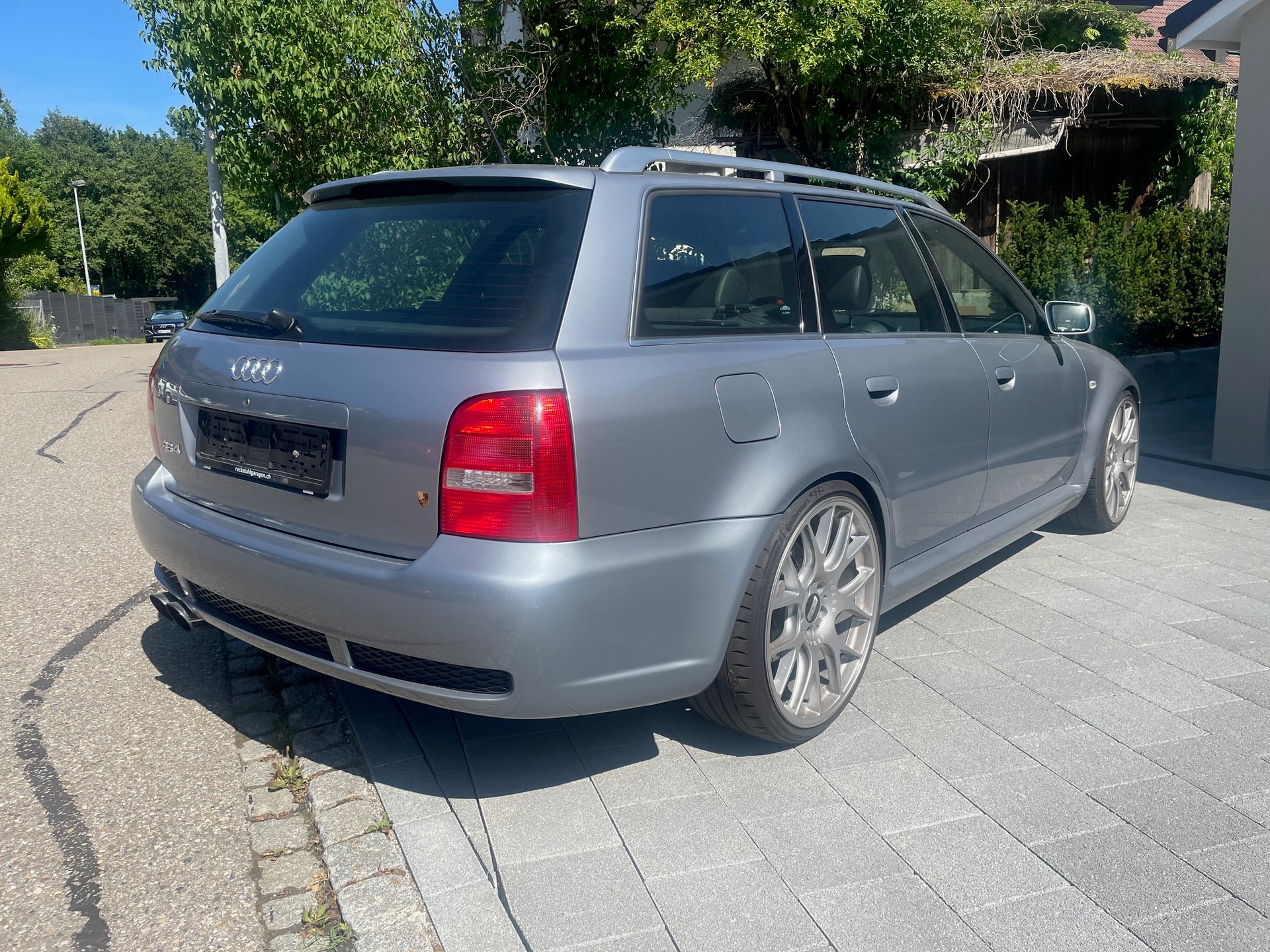 AUDI RS4 Avant quattro, 380 PS, 6 Gang, 4X4 quattro, Leder, Sitzh., CH-Auto, MFK NEU-image-2
