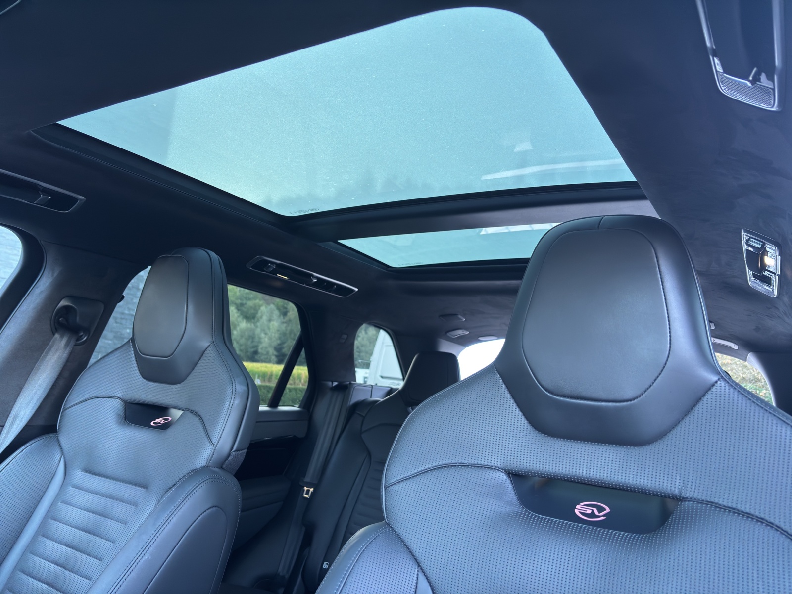 LAND ROVER Range Rover Sport P635 4.4 V8 SV Black-image-16
