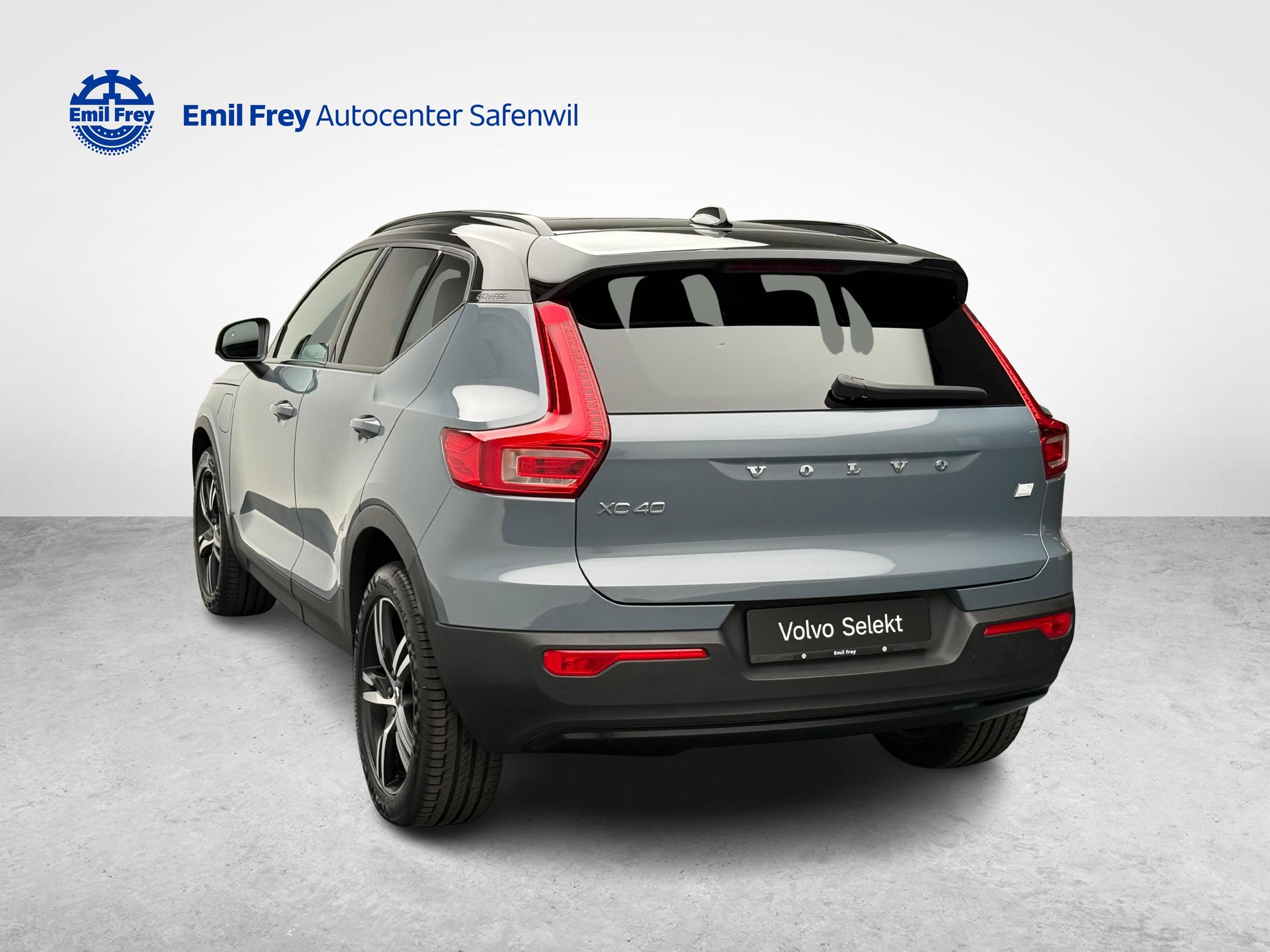 VOLVO XC40 1.5 T4 PiH R-Design-image-2