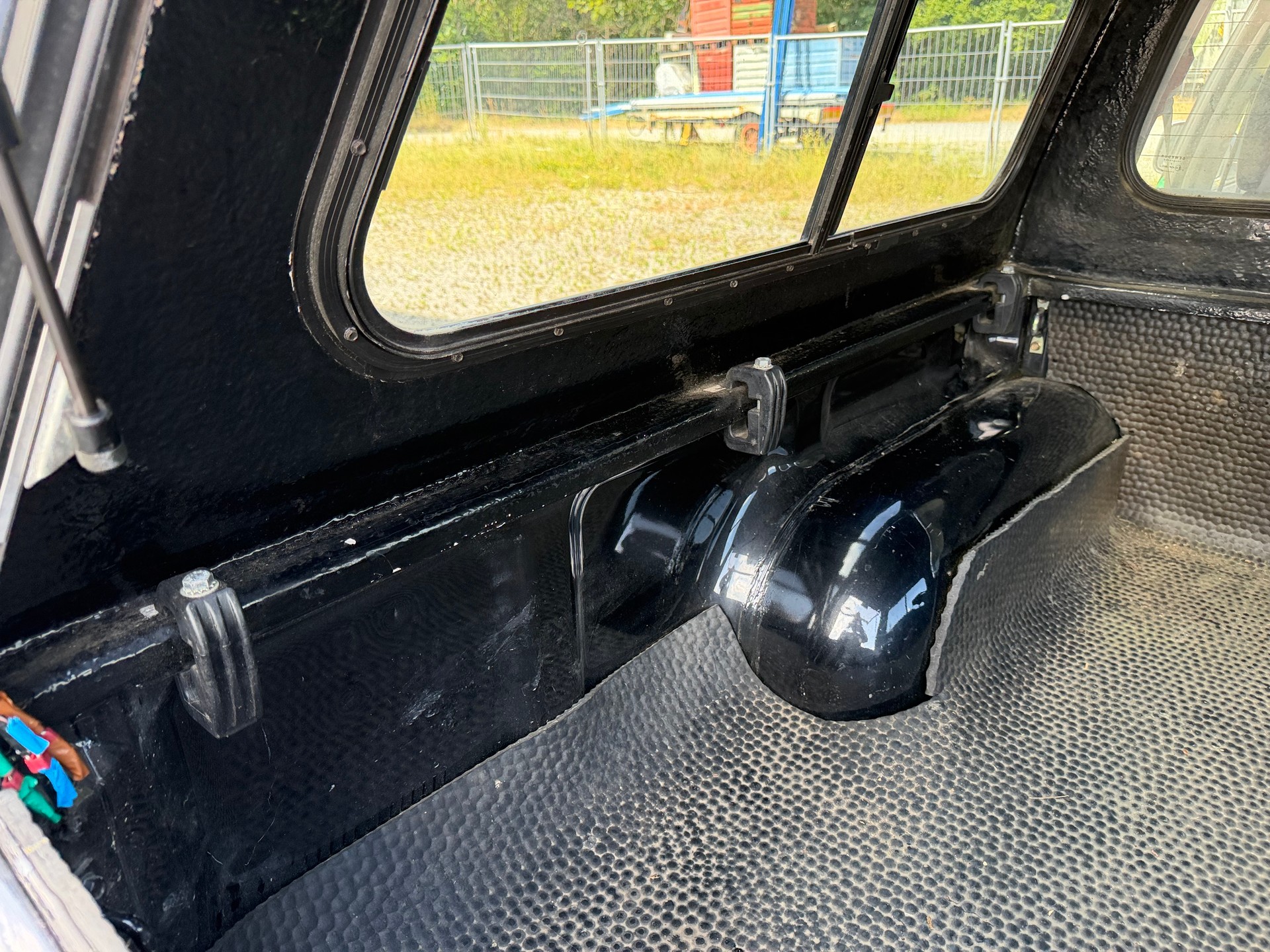 MAZDA B 2500TD 4x4 DoubleCab. Hurricane-image-13
