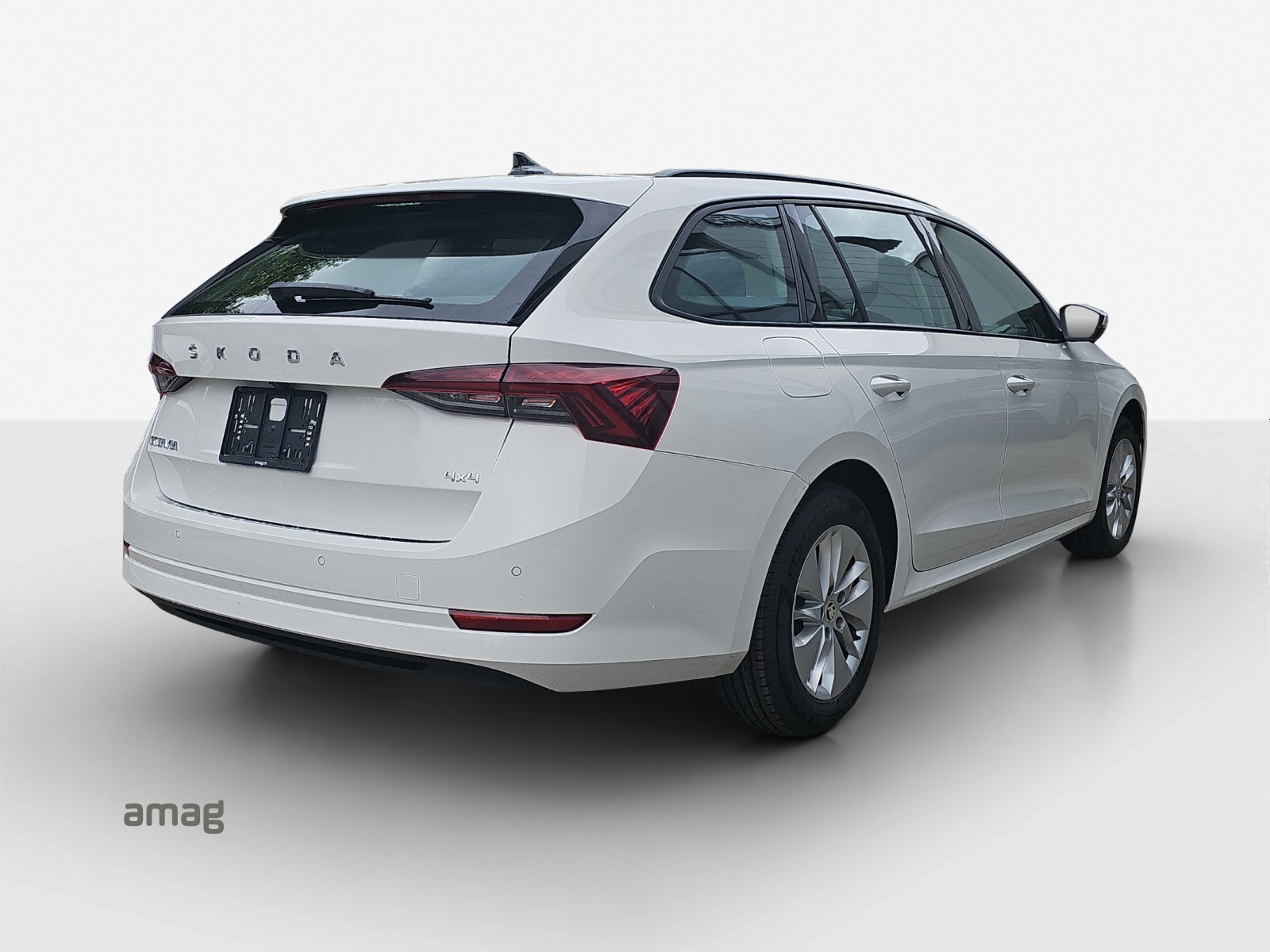 SKODA Octavia Combi 2.0 TDI DSG Ambition 4x4-showroom-element-3