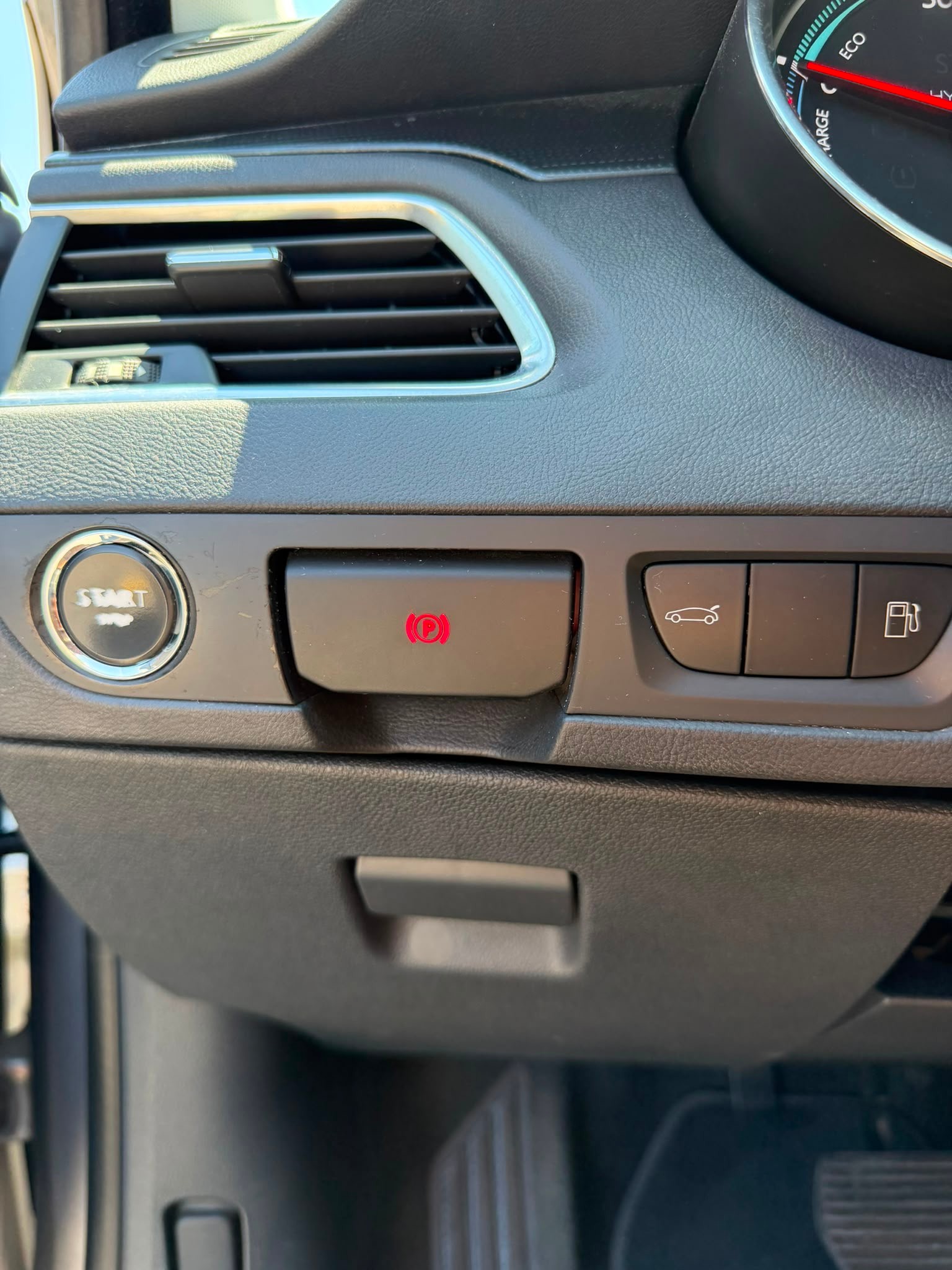 PEUGEOT 508 RXH 2.0 HDI Hybrid4 ETG6-image-17