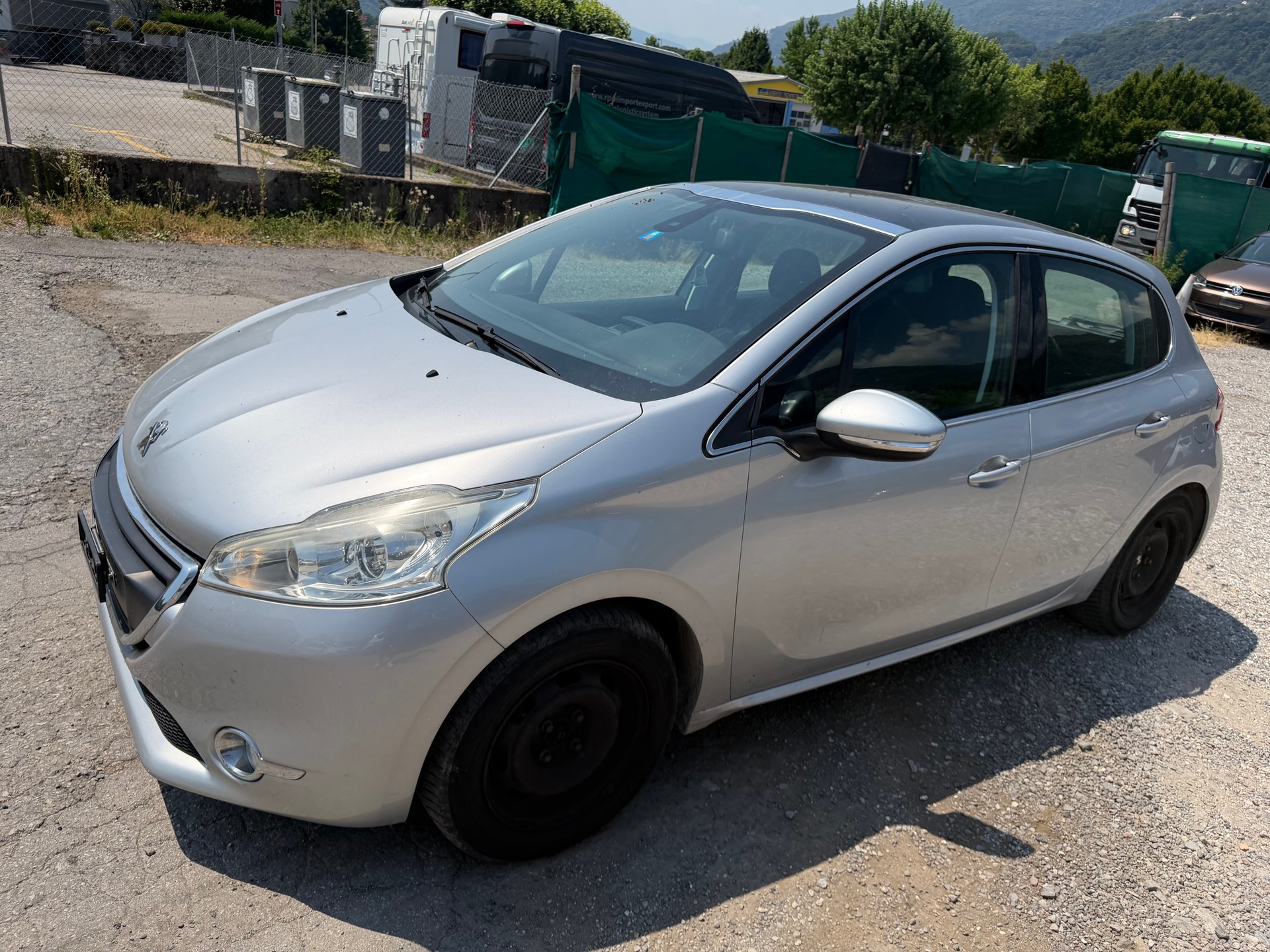 PEUGEOT 208 1.2 THP Allure-image-1