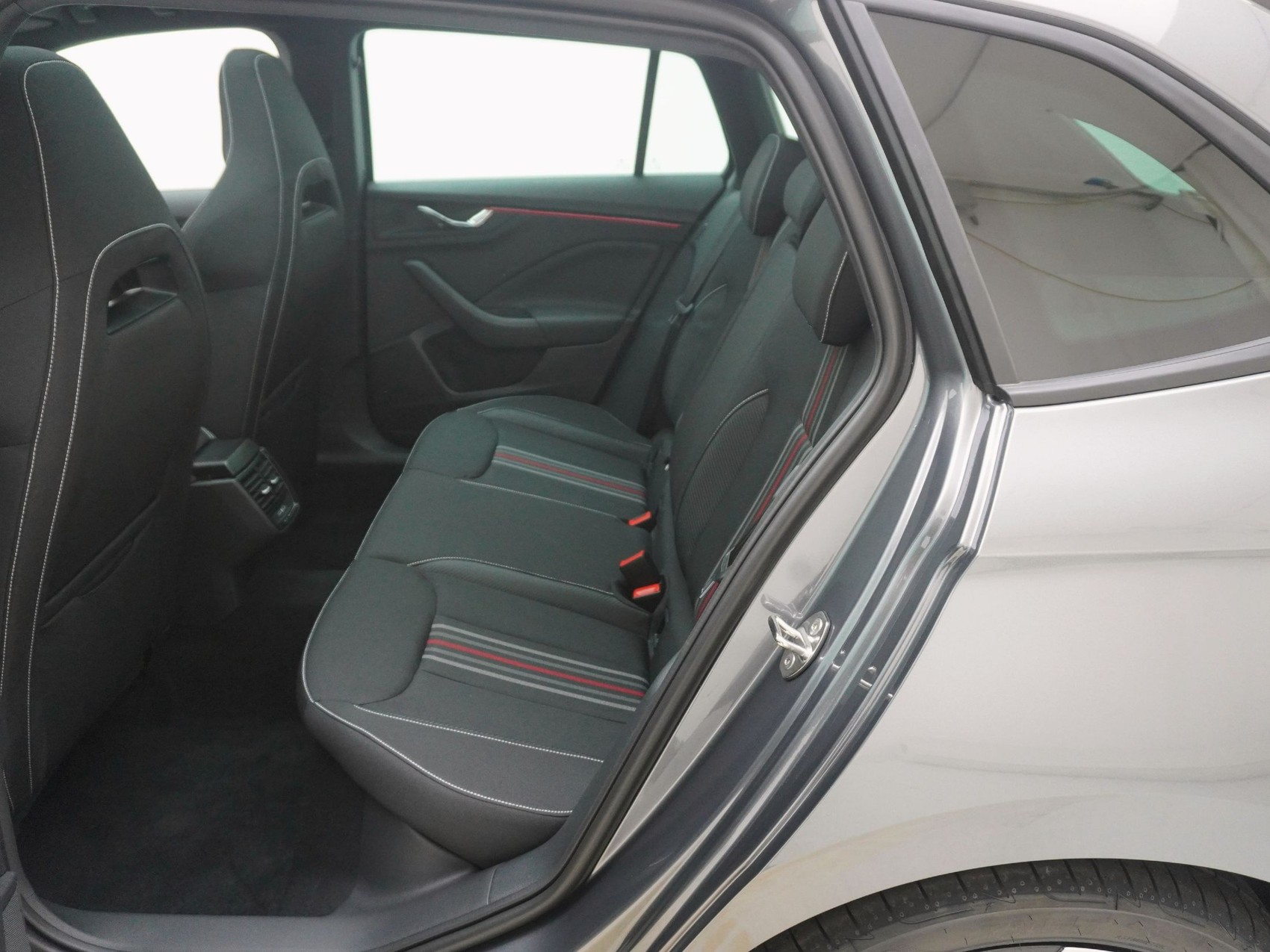 SKODA Scala 1.5 TSI Monte Carlo DSG-image-14