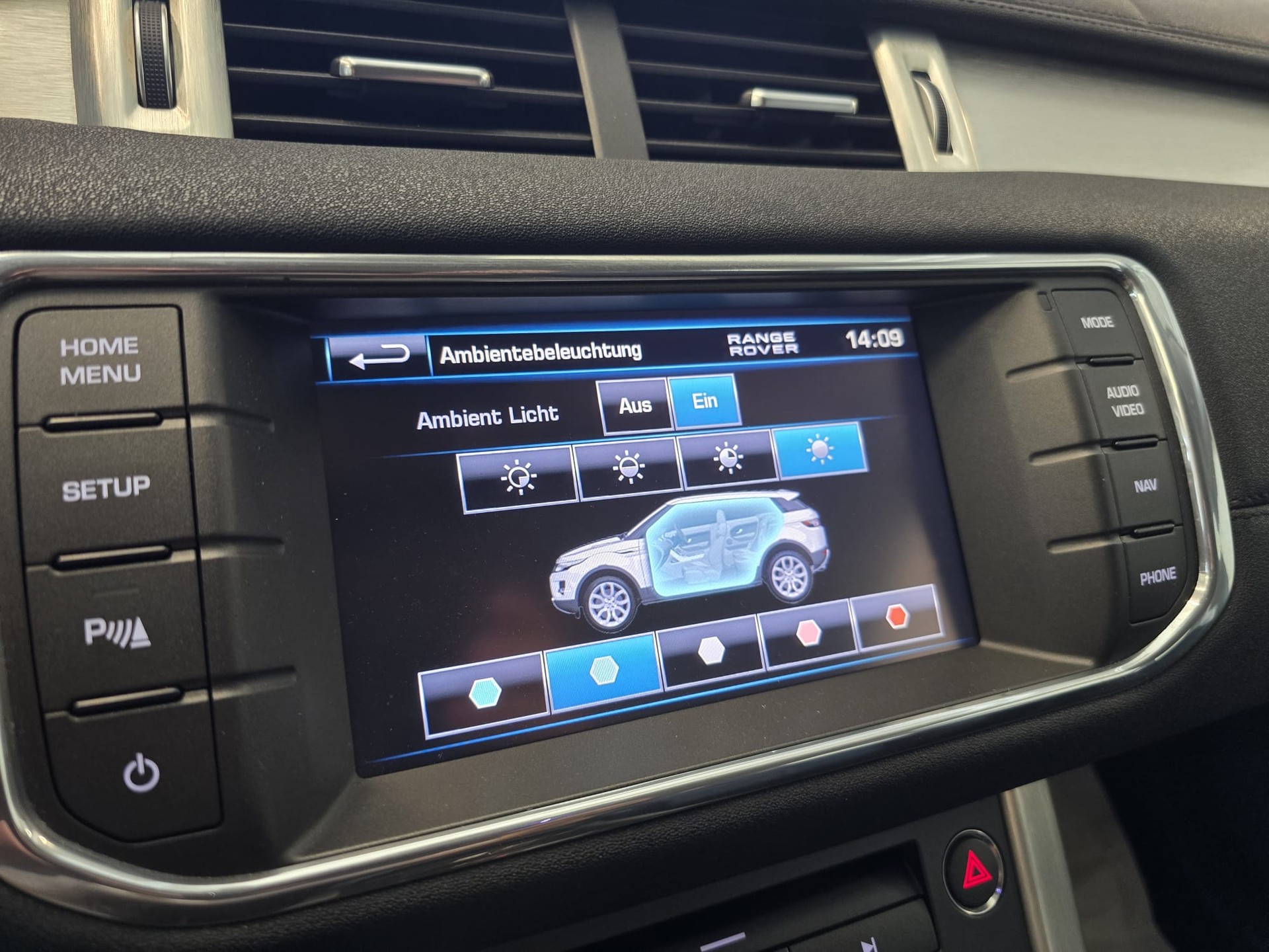 LAND ROVER Range Rover Evoque 2.2 SD4 Pure AT6-image-16