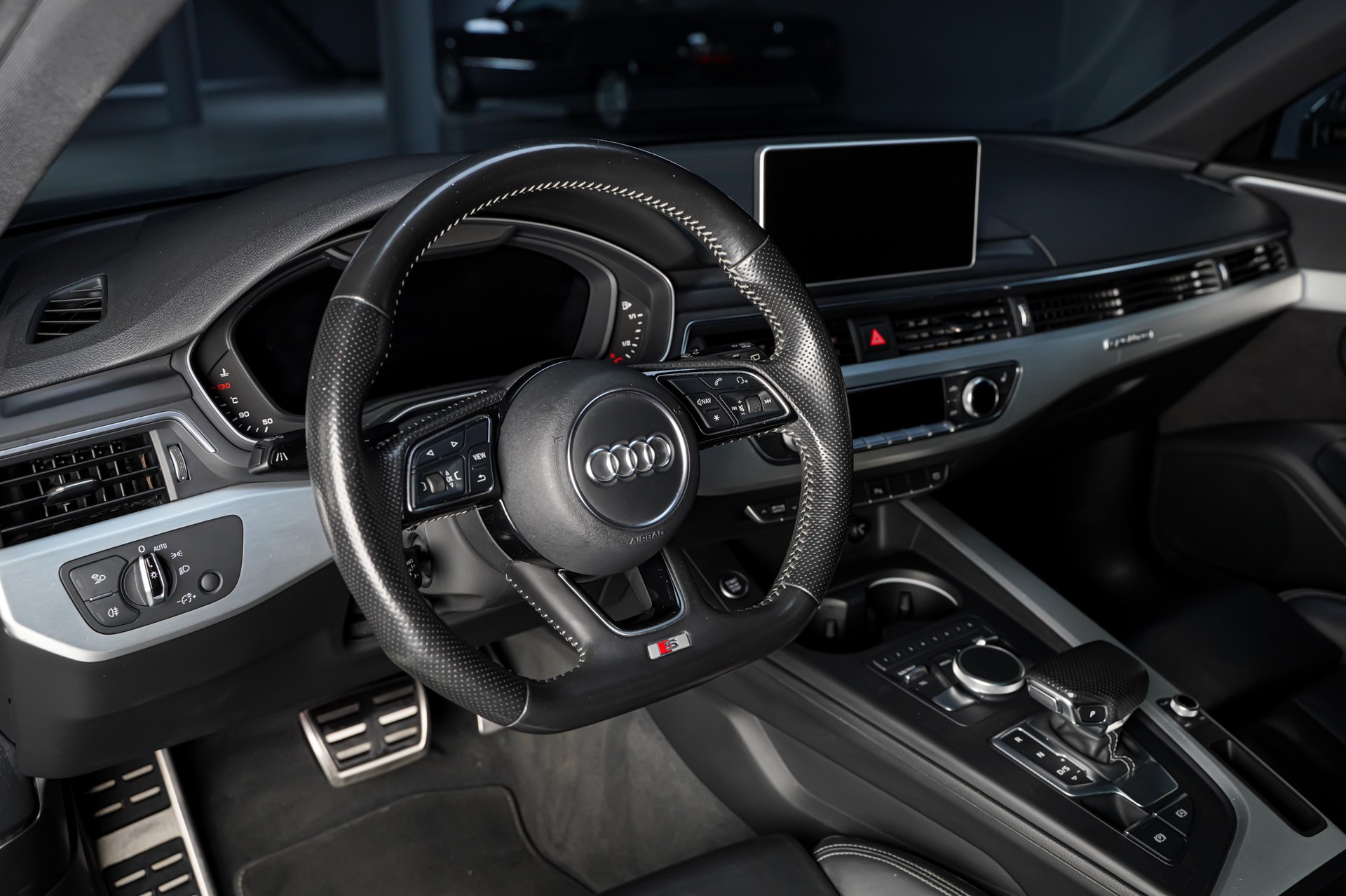 AUDI A4 Avant 3.0 TDI S-Line quattro S-tronic-image-9