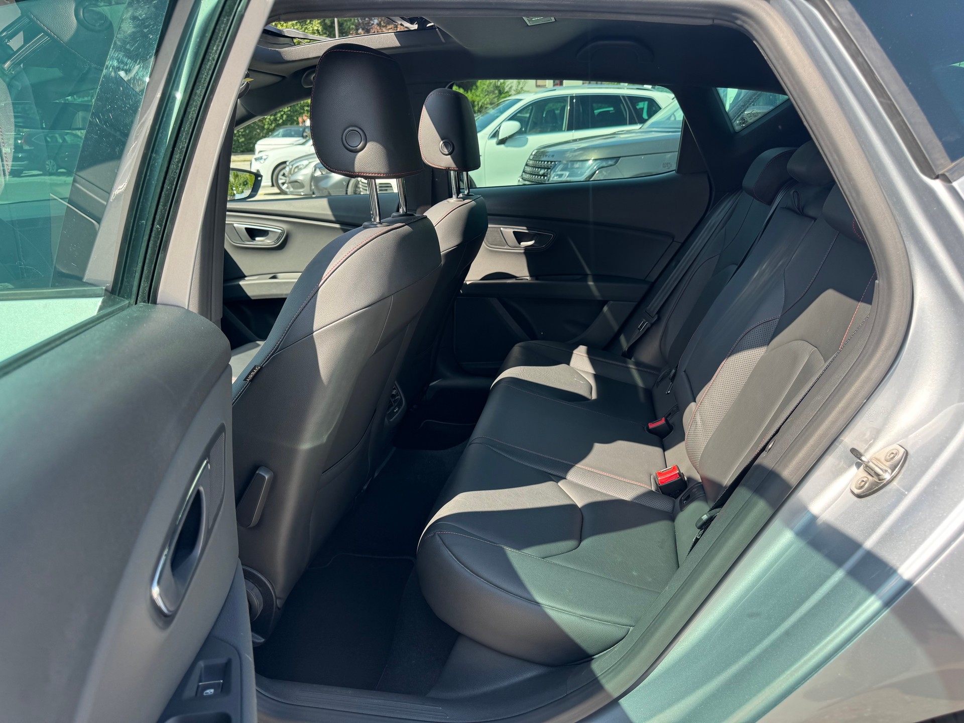 SEAT Leon 2.0 TSI FR DSG-image-19