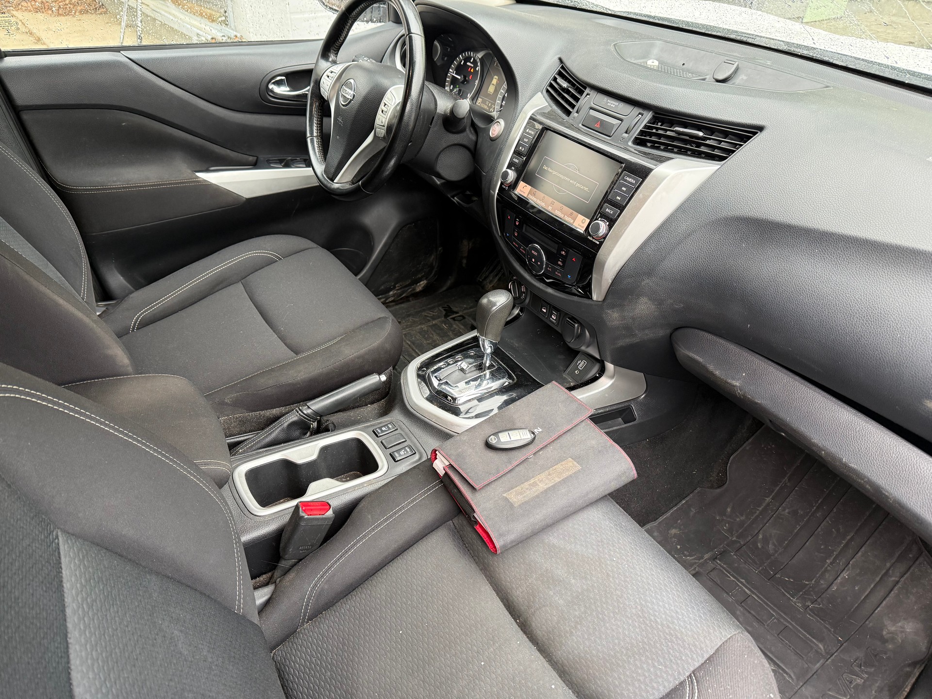 NISSAN Navara Double Cab Visia 2.3 dCi 4WD-image-8