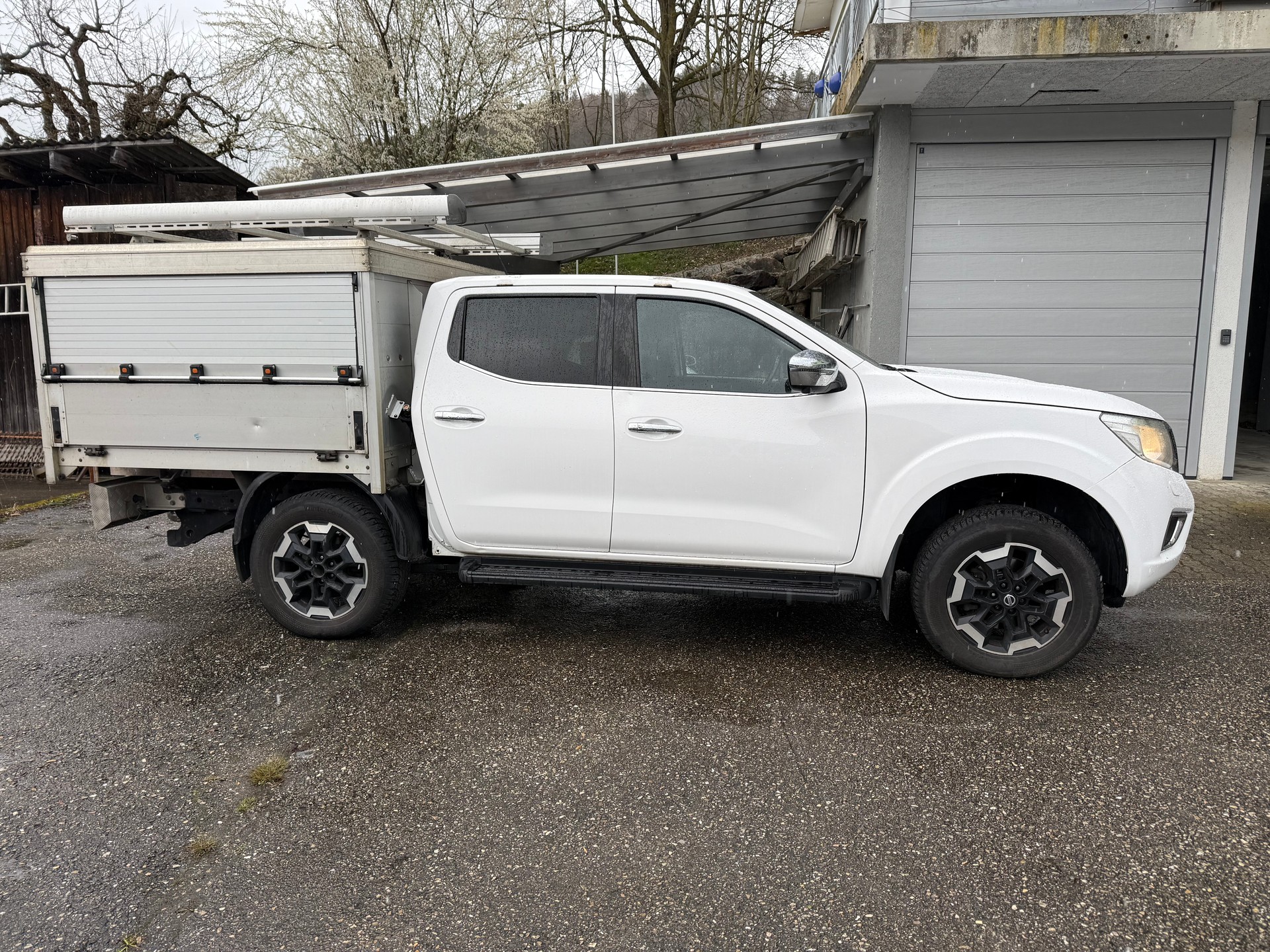 NISSAN Navara Double Cab Visia 2.3 dCi 4WD-image-2