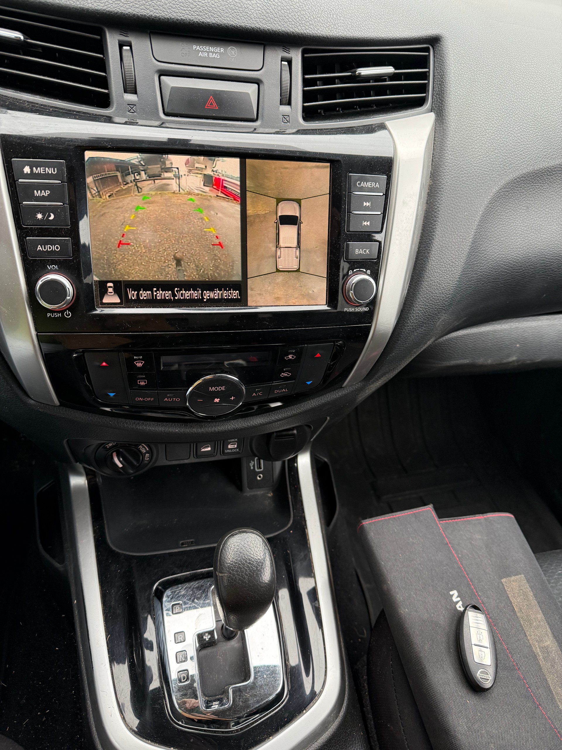 NISSAN Navara Double Cab Visia 2.3 dCi 4WD-image-10