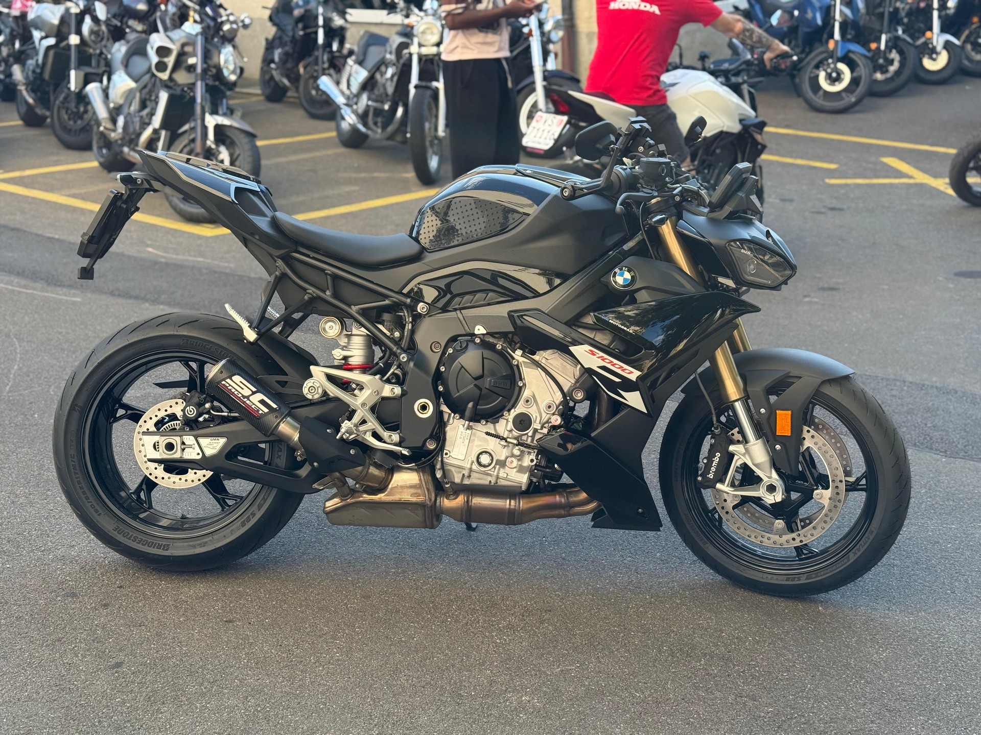 BMW S 1000 R-showroom-element-3