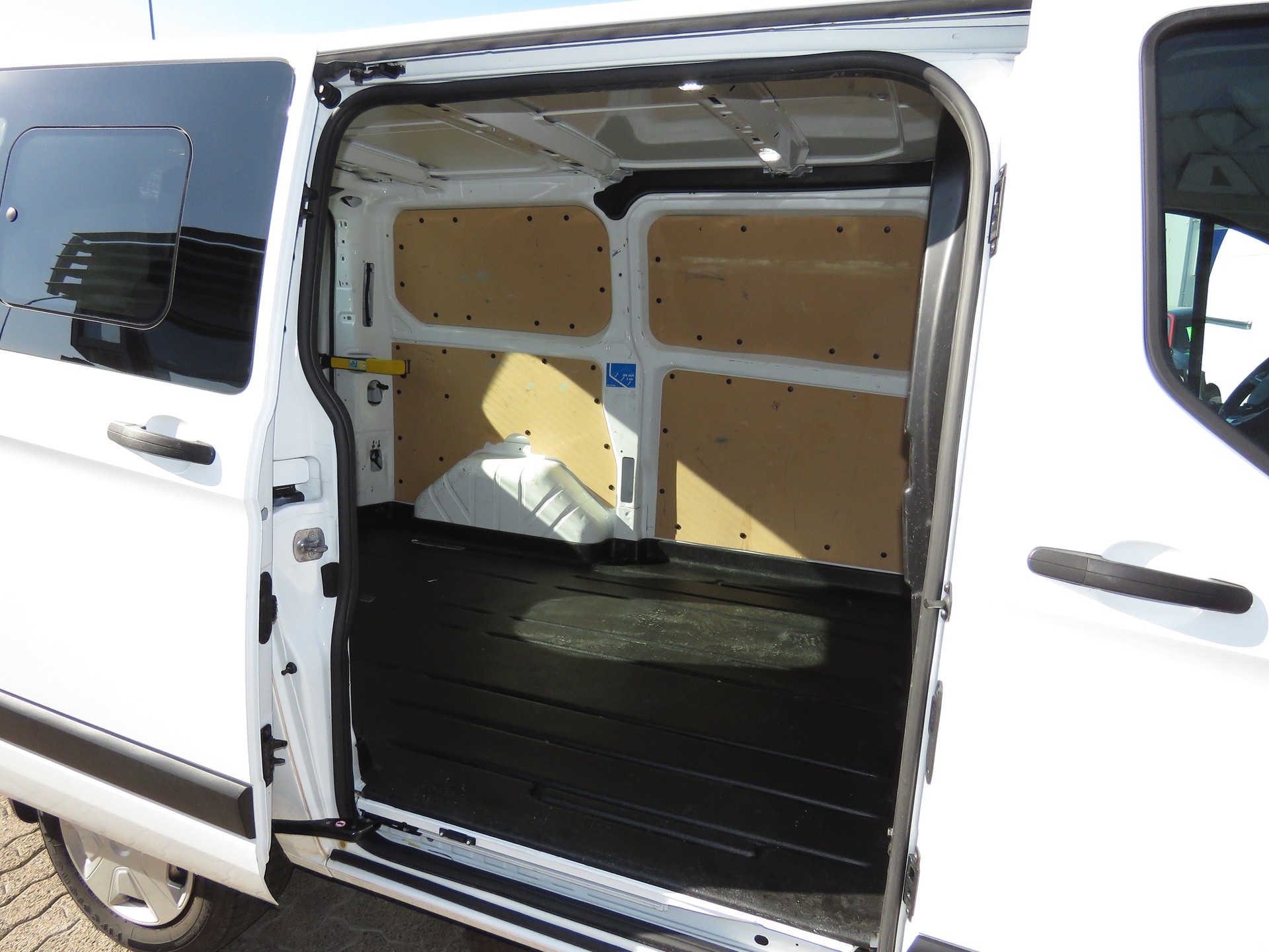 FORD Transit Custom Van 280 L1H1 Trend-image-10