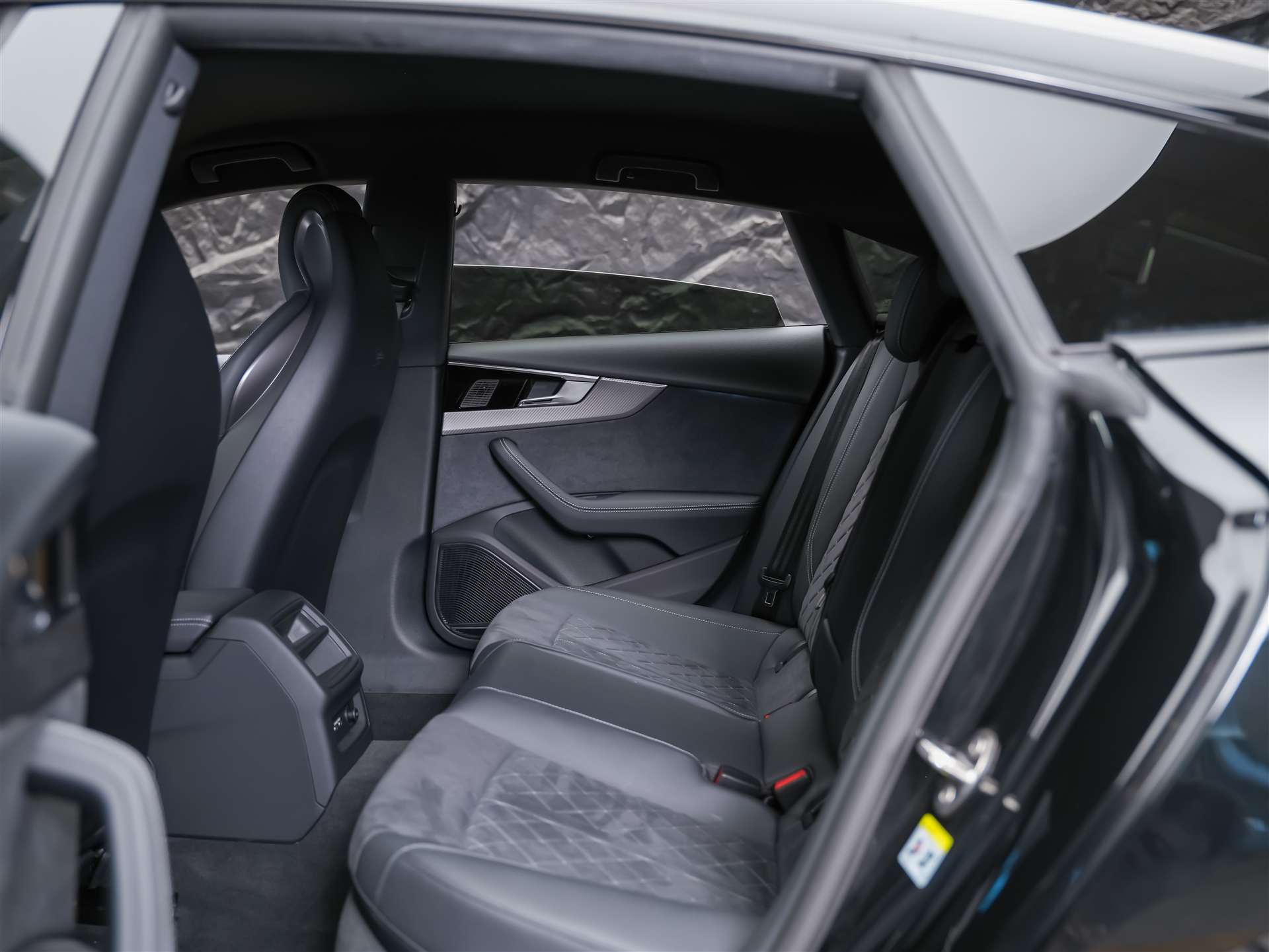 AUDI RS5 Sportback 2.9 TFSI quattro tiptronic *Assistenzpaket*21" Felgen*Massage*-image-12