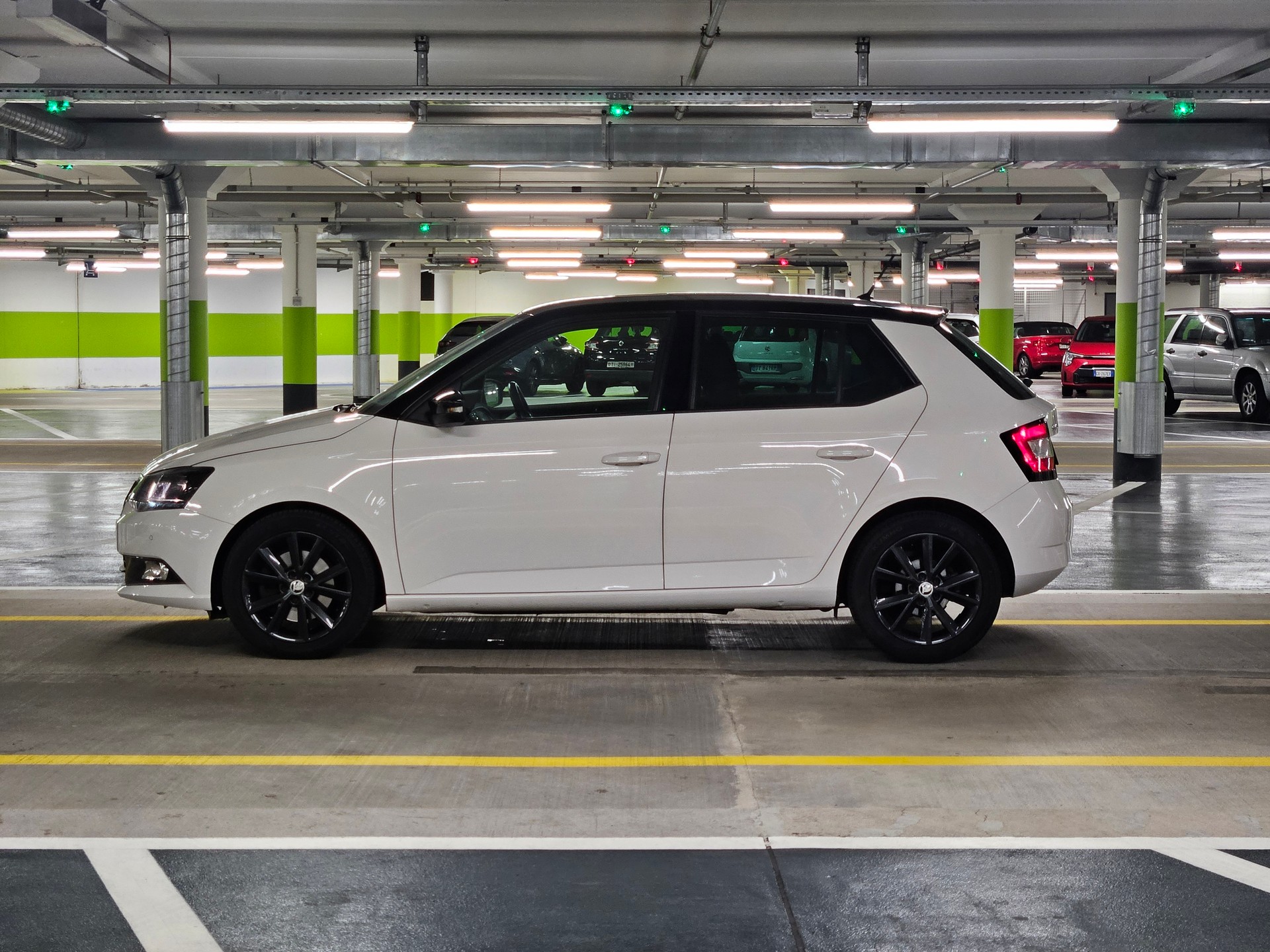 SKODA 1.2 TSI Style-image-1
