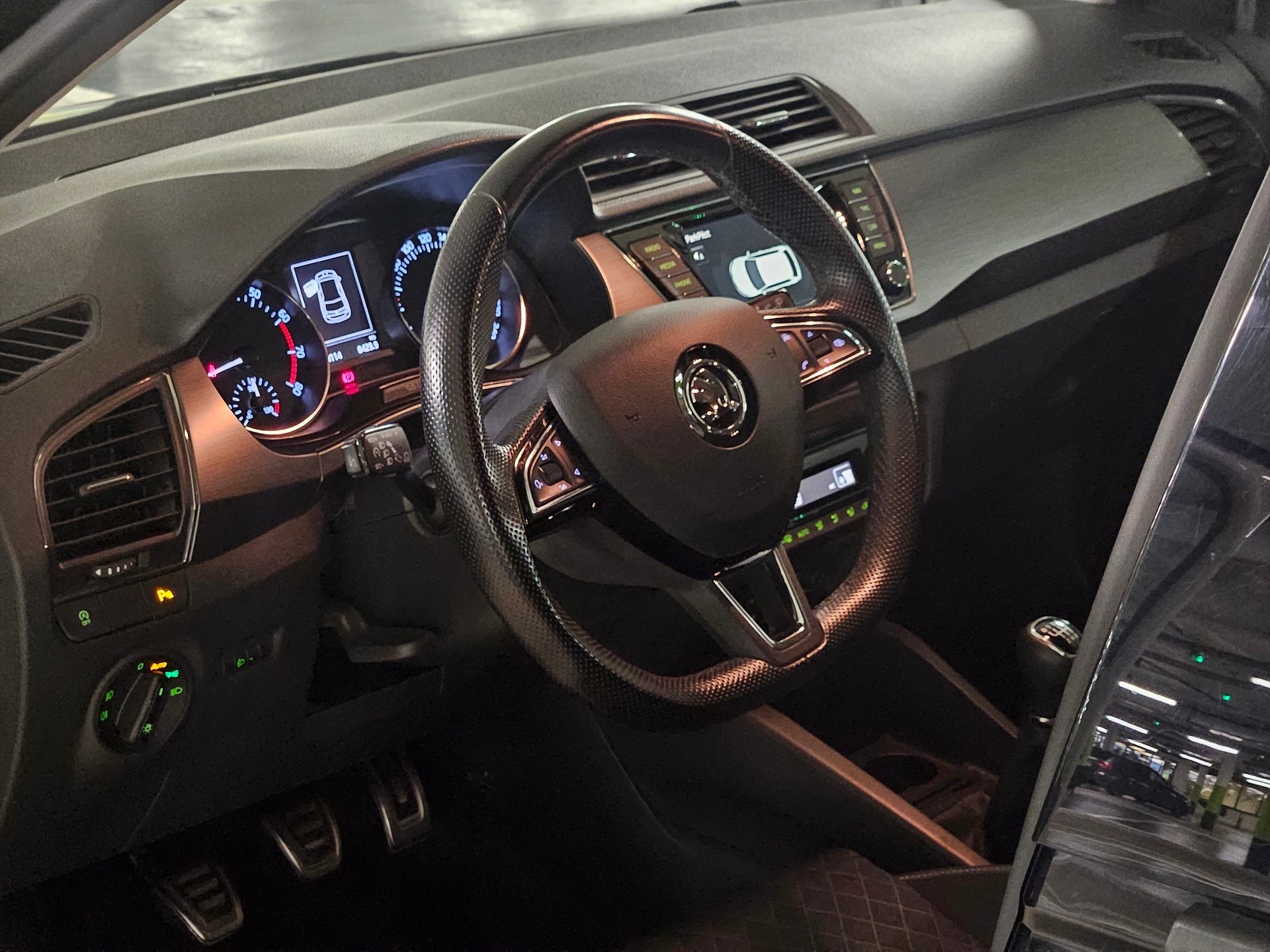 SKODA 1.2 TSI Style-image-11