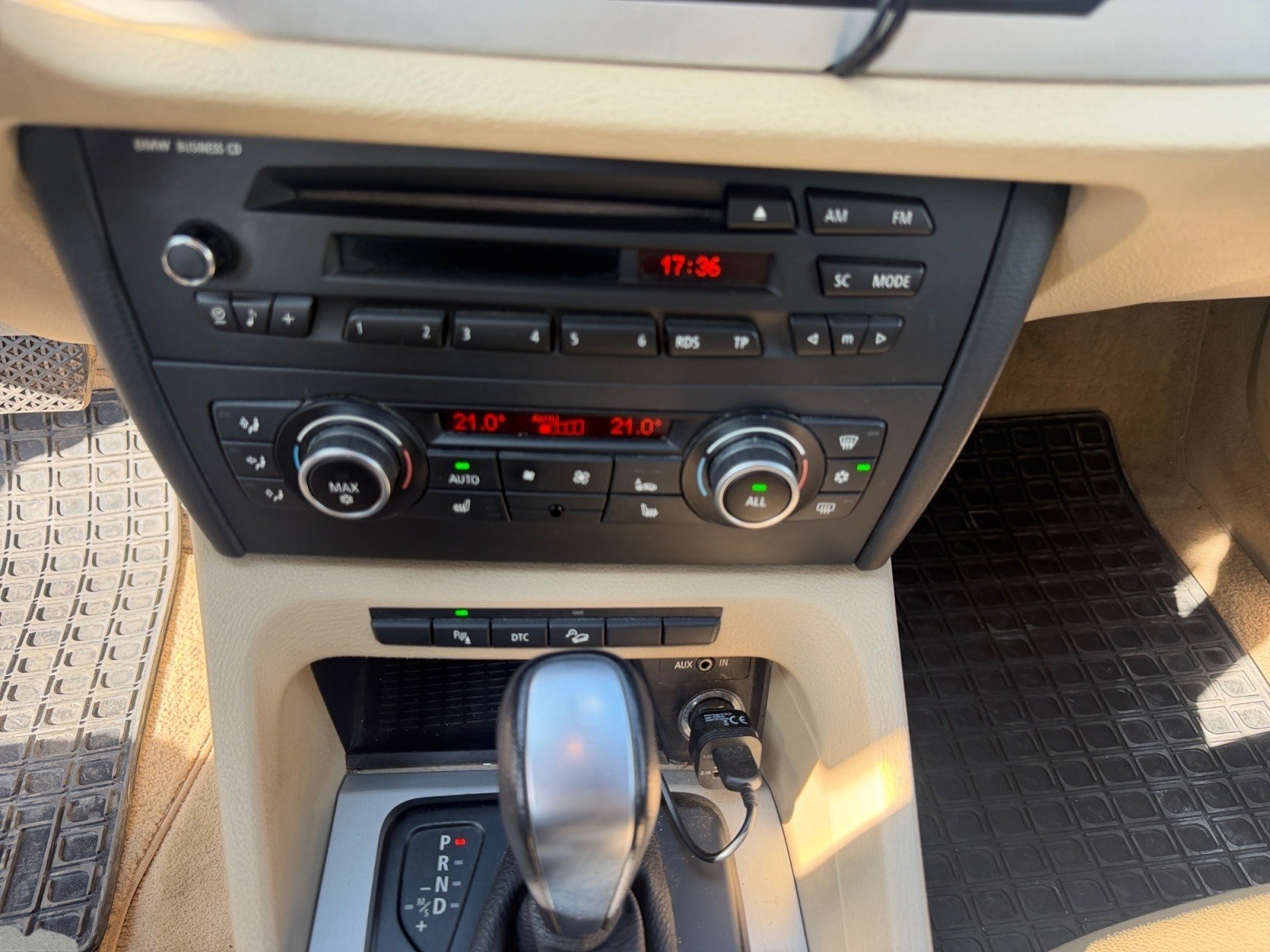 BMW X1 xDrive 23d Steptronic*FRISCH SERVICE*AB MFK* AHK*-image-9