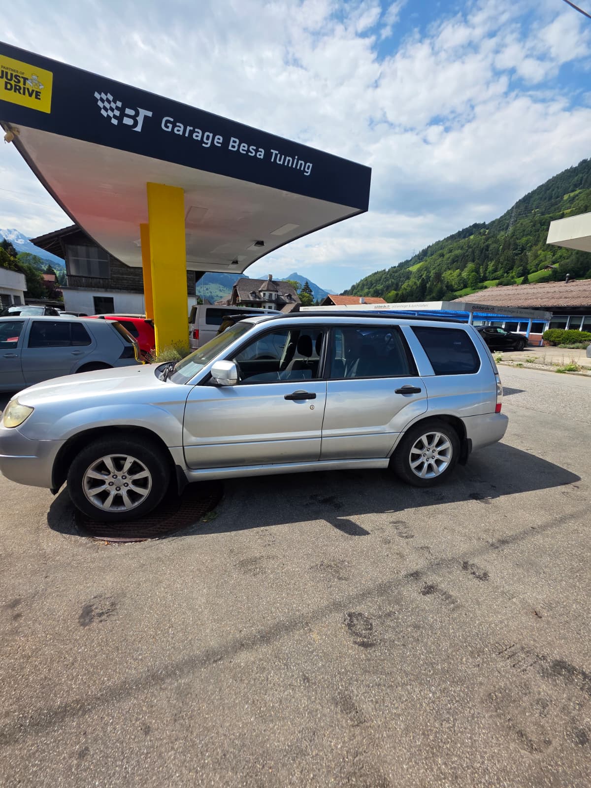 SUBARU Forester 2.0X (Swiss)-showroom-element-1