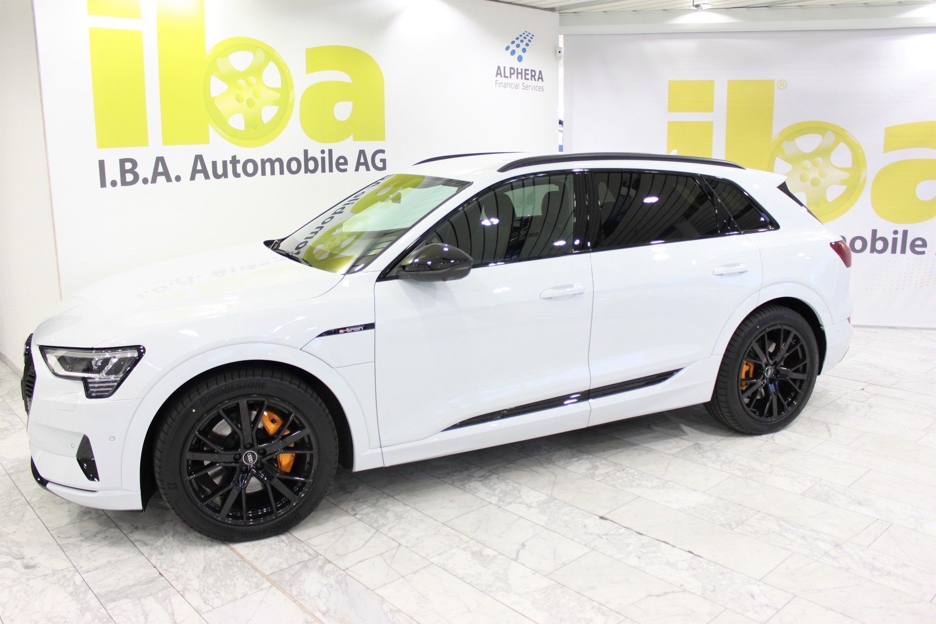 AUDI e-tron 55 S Line Black Edition quattro (CH)-showroom-element-1