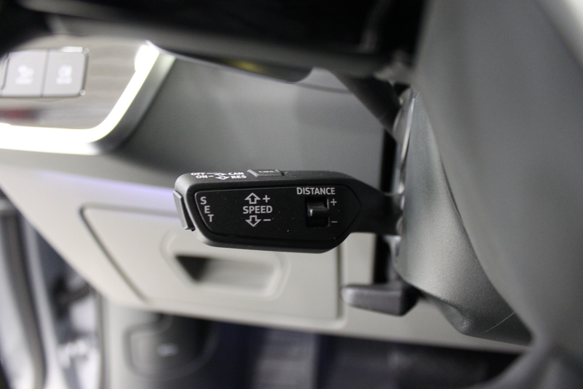 AUDI e-tron 55 S Line Black Edition quattro (CH)-image-9