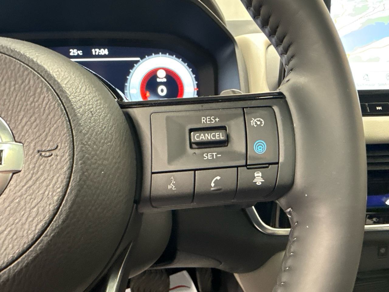 NISSAN Qashqai 1.3 DIG-T MHEV Tekna Xtronic-image-9