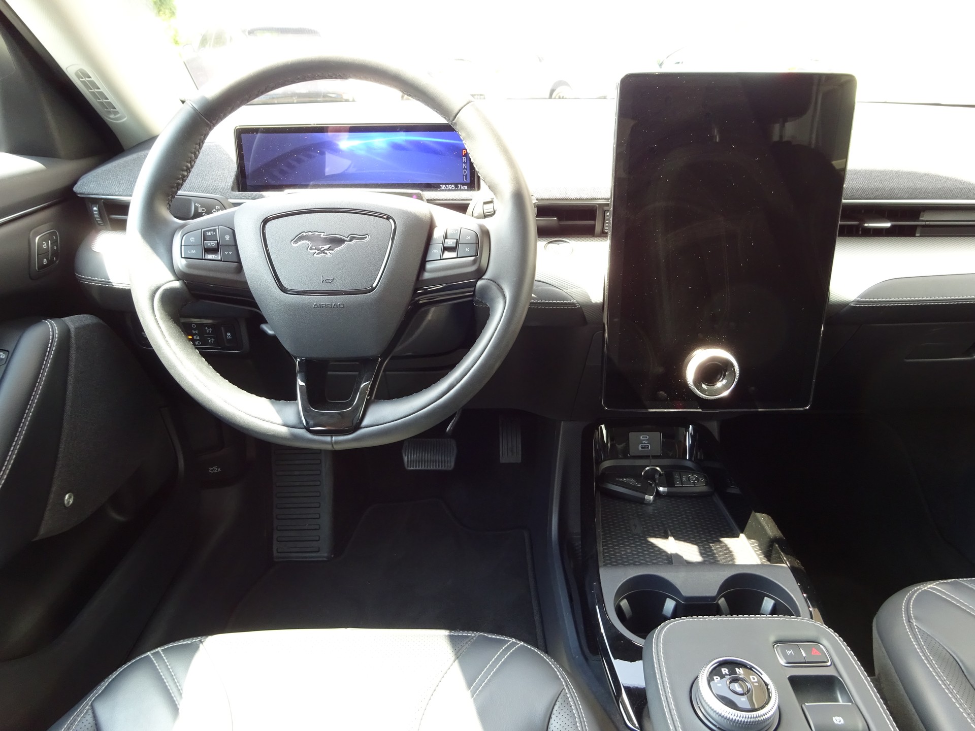 FORD Mustang MACH-E RWD 99 kWh-image-9