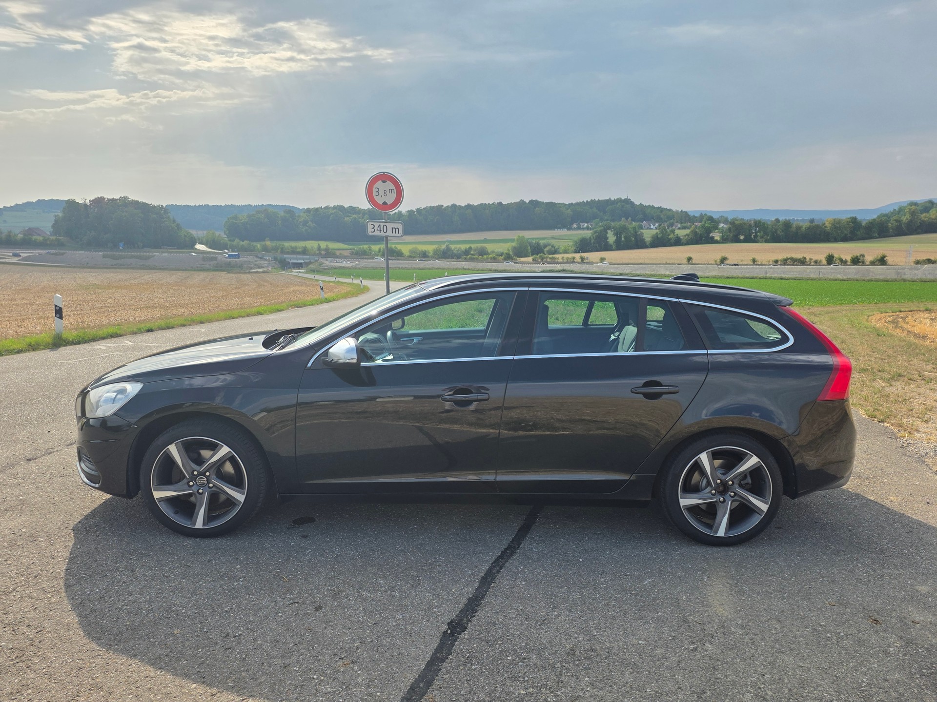 VOLVO V60 D5 AWD R-Design Geartronic-image-7