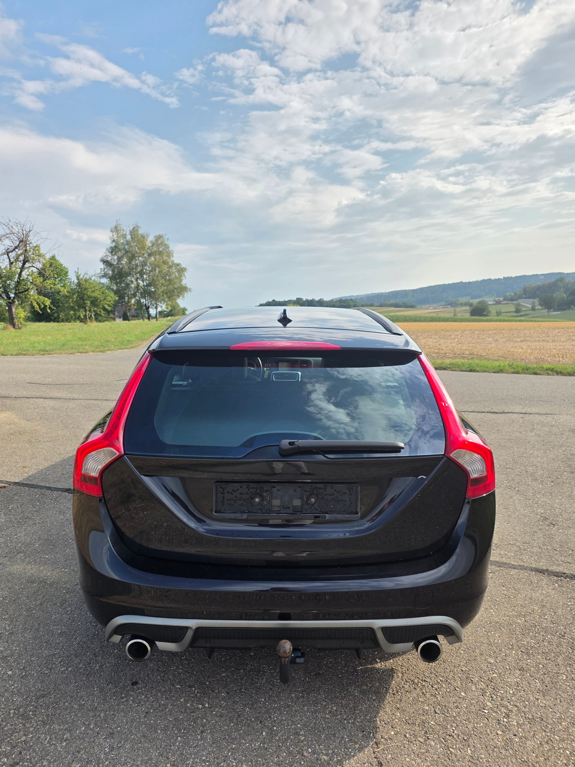 VOLVO V60 D5 AWD R-Design Geartronic-image-4