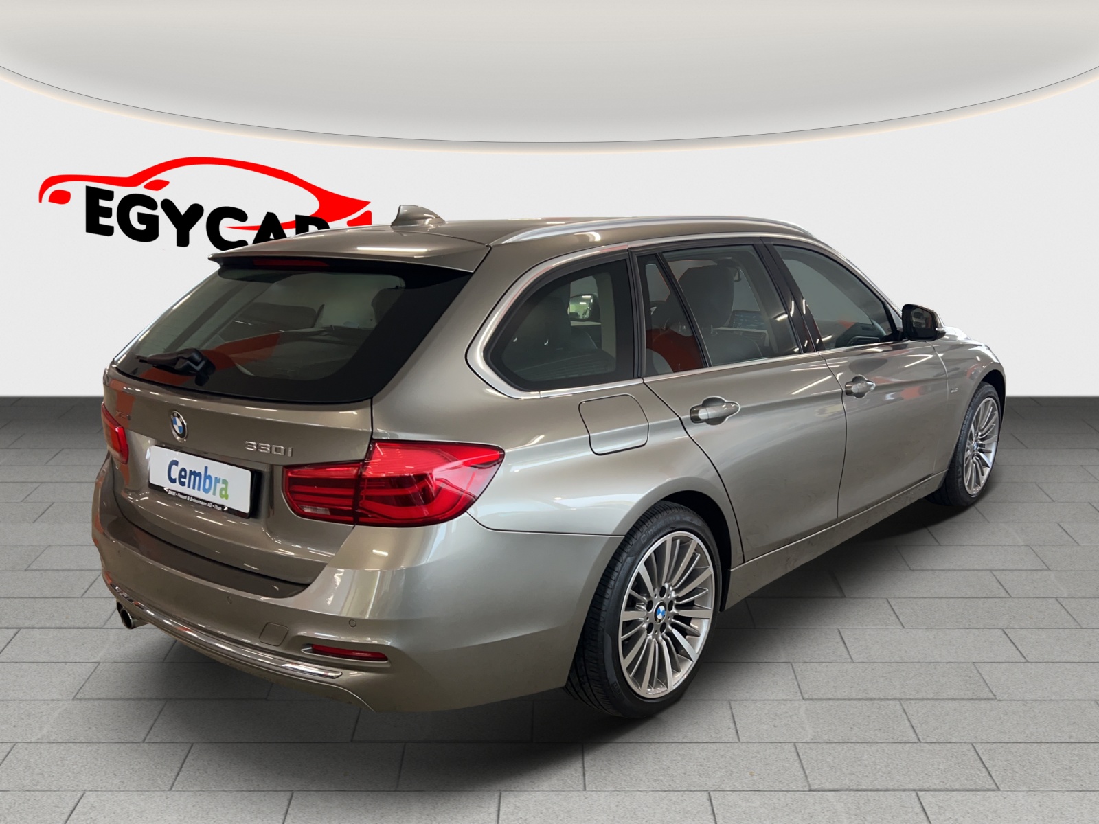 BMW 330i xDrive Touring Luxury Line Steptronic-image-6