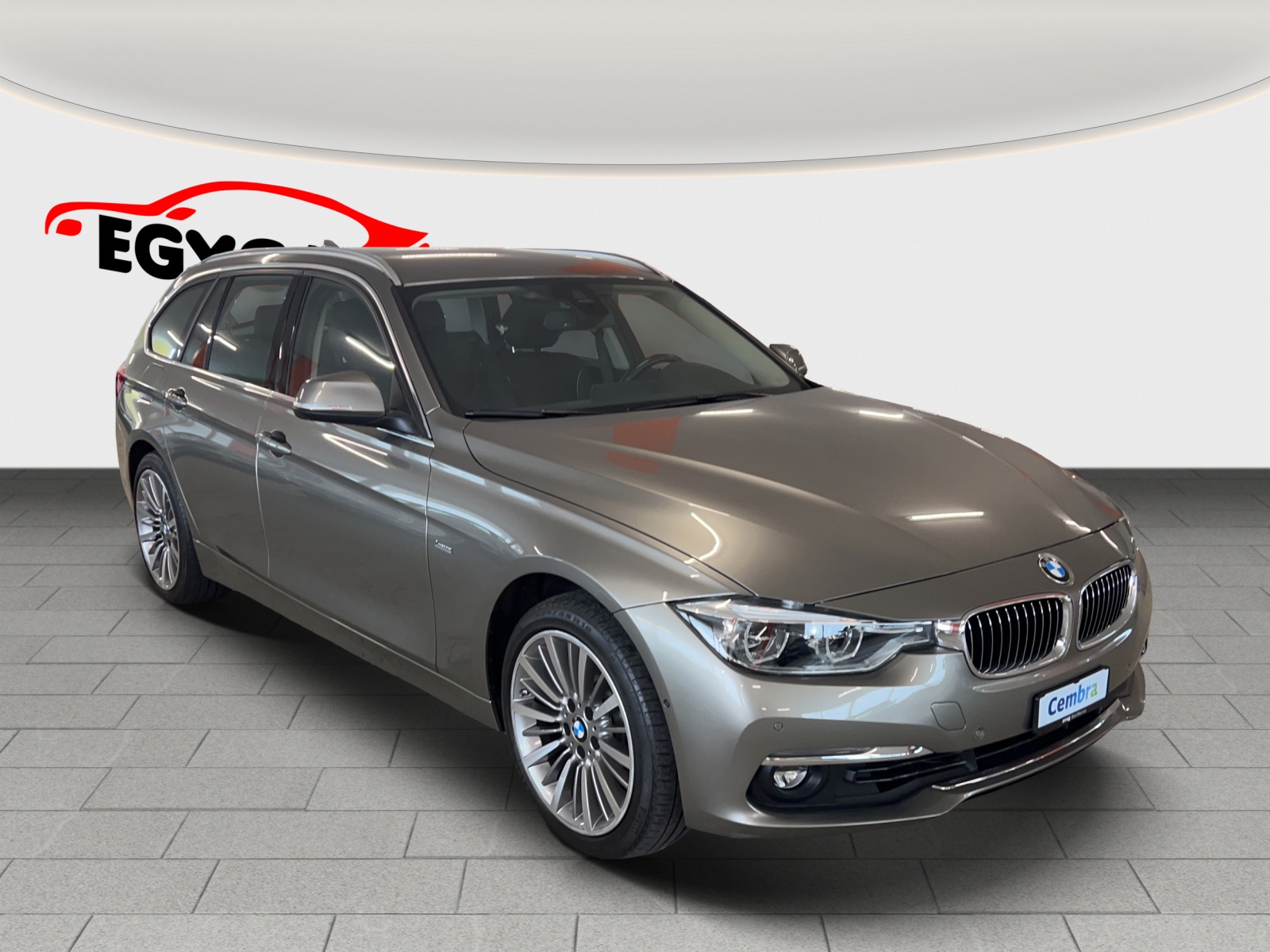BMW 330i xDrive Touring Luxury Line Steptronic-image-1