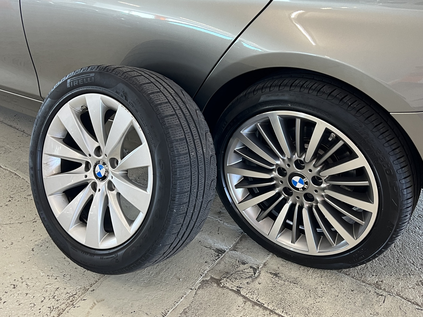BMW 330i xDrive Touring Luxury Line Steptronic-image-18