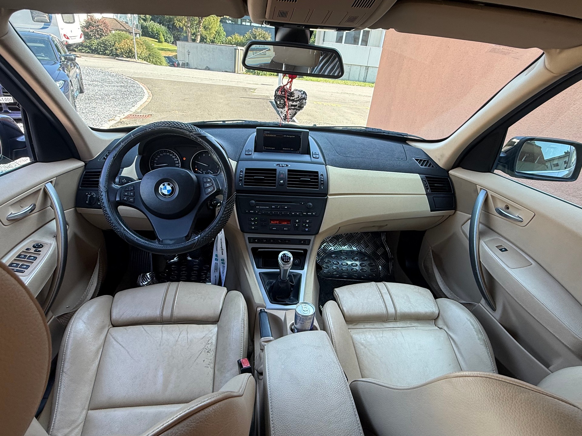 BMW X3 3.0i-image-6