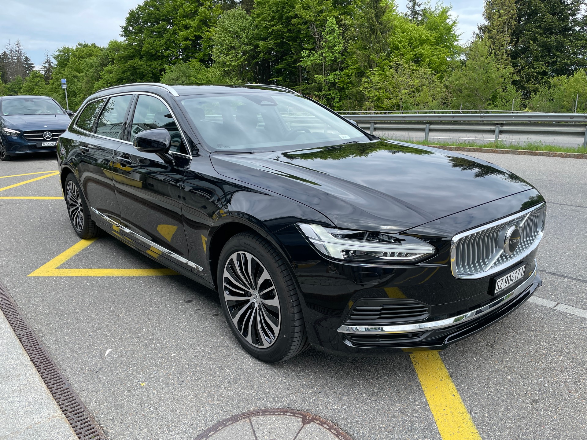 VOLVO V90 T6 eAWD Plug in Hybrid Core Geartronic-image-2
