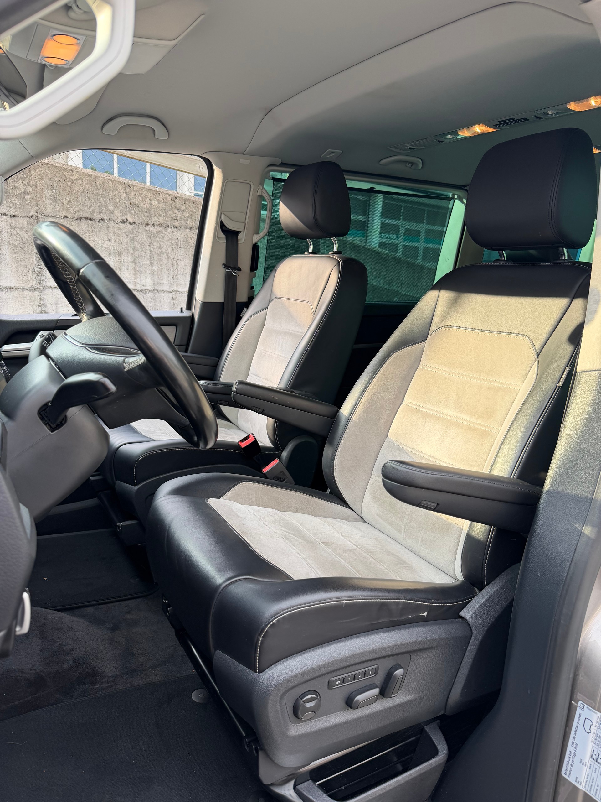 VW T6 Multivan 2.0 TDI Generation Six-image-8