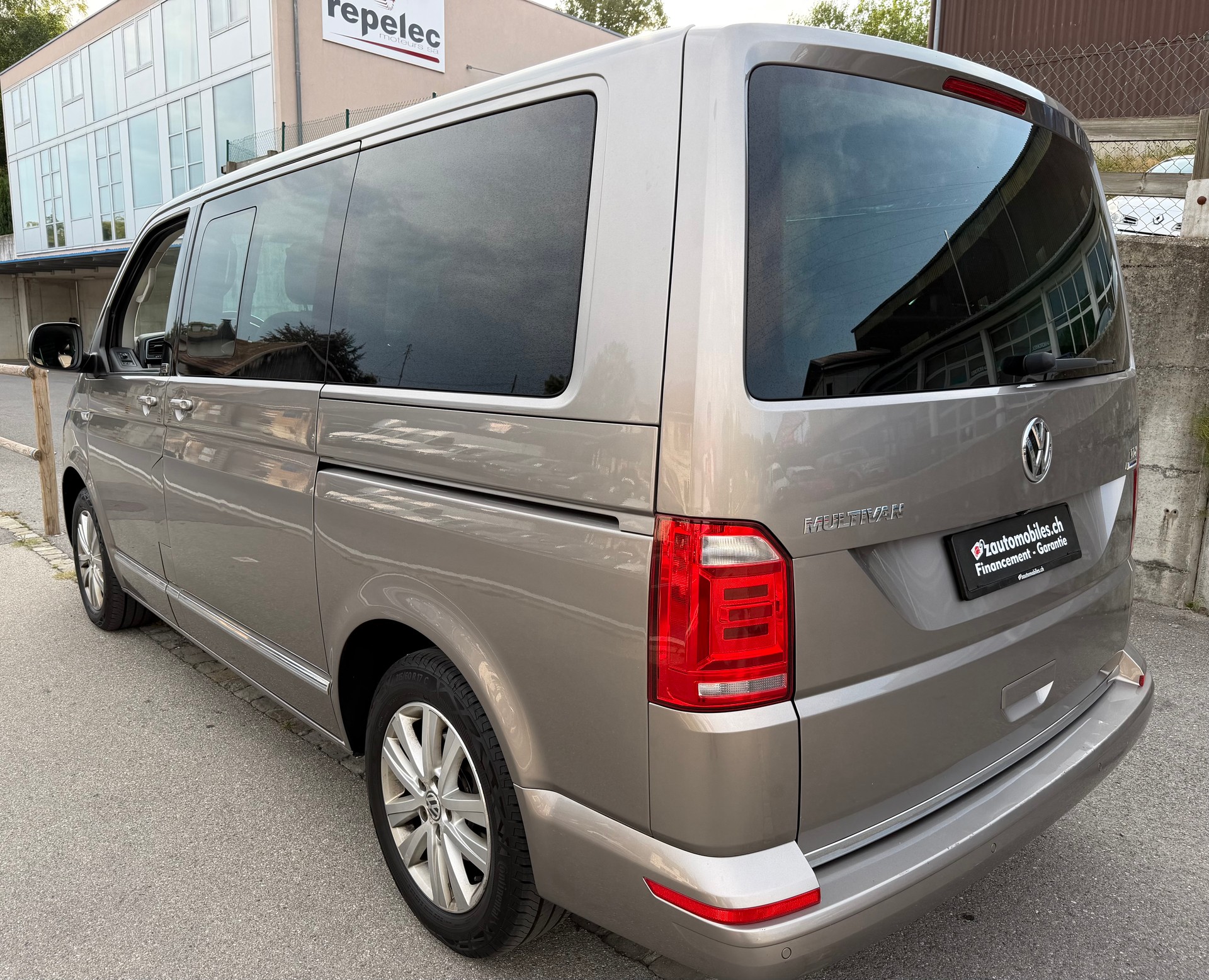 VW T6 Multivan 2.0 TDI Generation Six-image-3