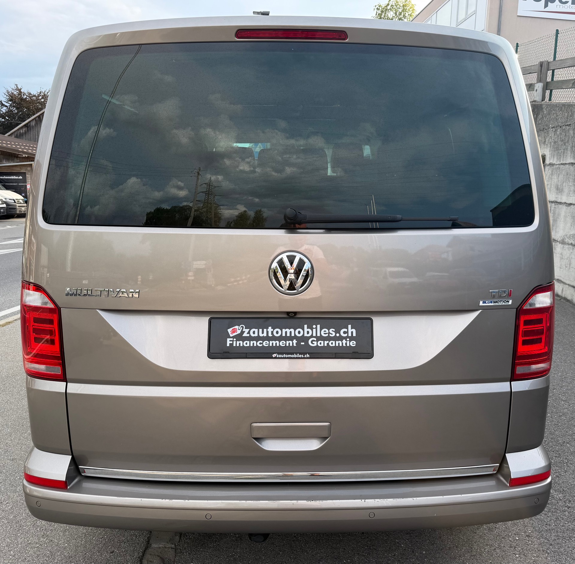 VW T6 Multivan 2.0 TDI Generation Six-image-4