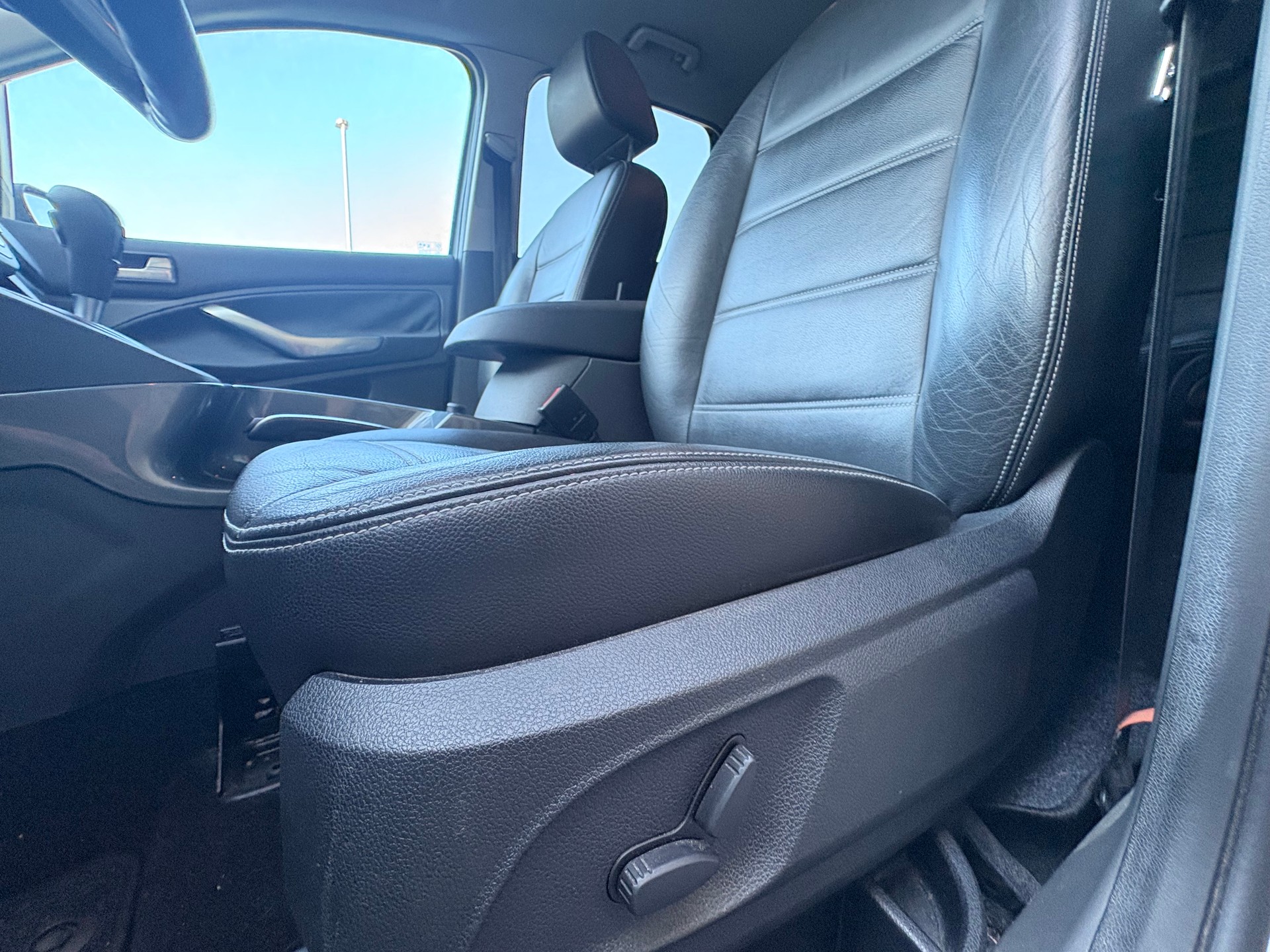 FORD C-Max 2.0 16V Titanium Automatic-image-5