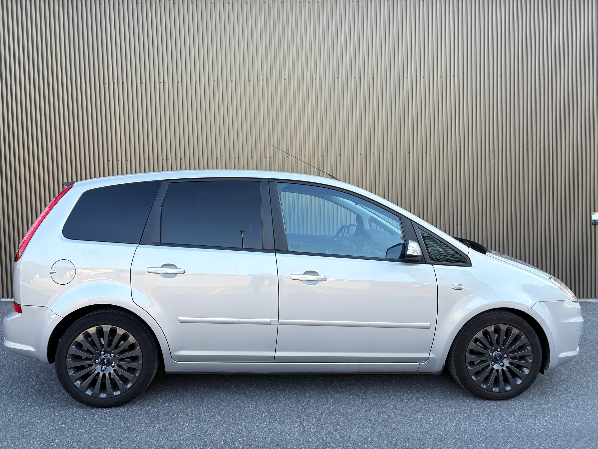 FORD C-Max 2.0 16V Titanium Automatic-image-0