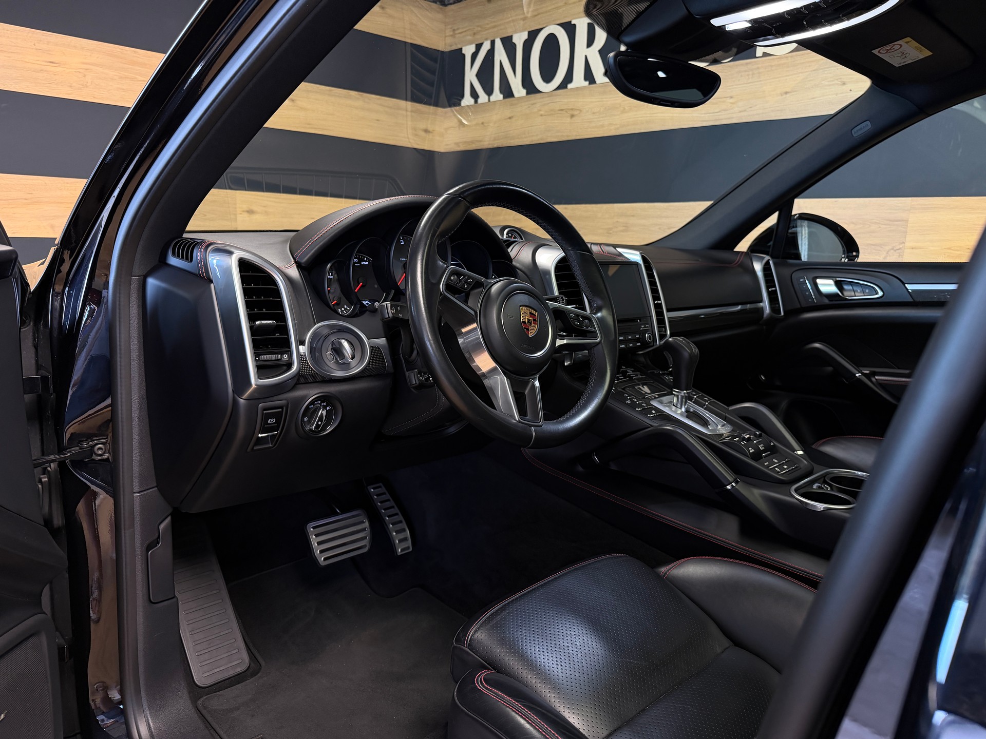 PORSCHE Cayenne S Diesel Platinum-image-19