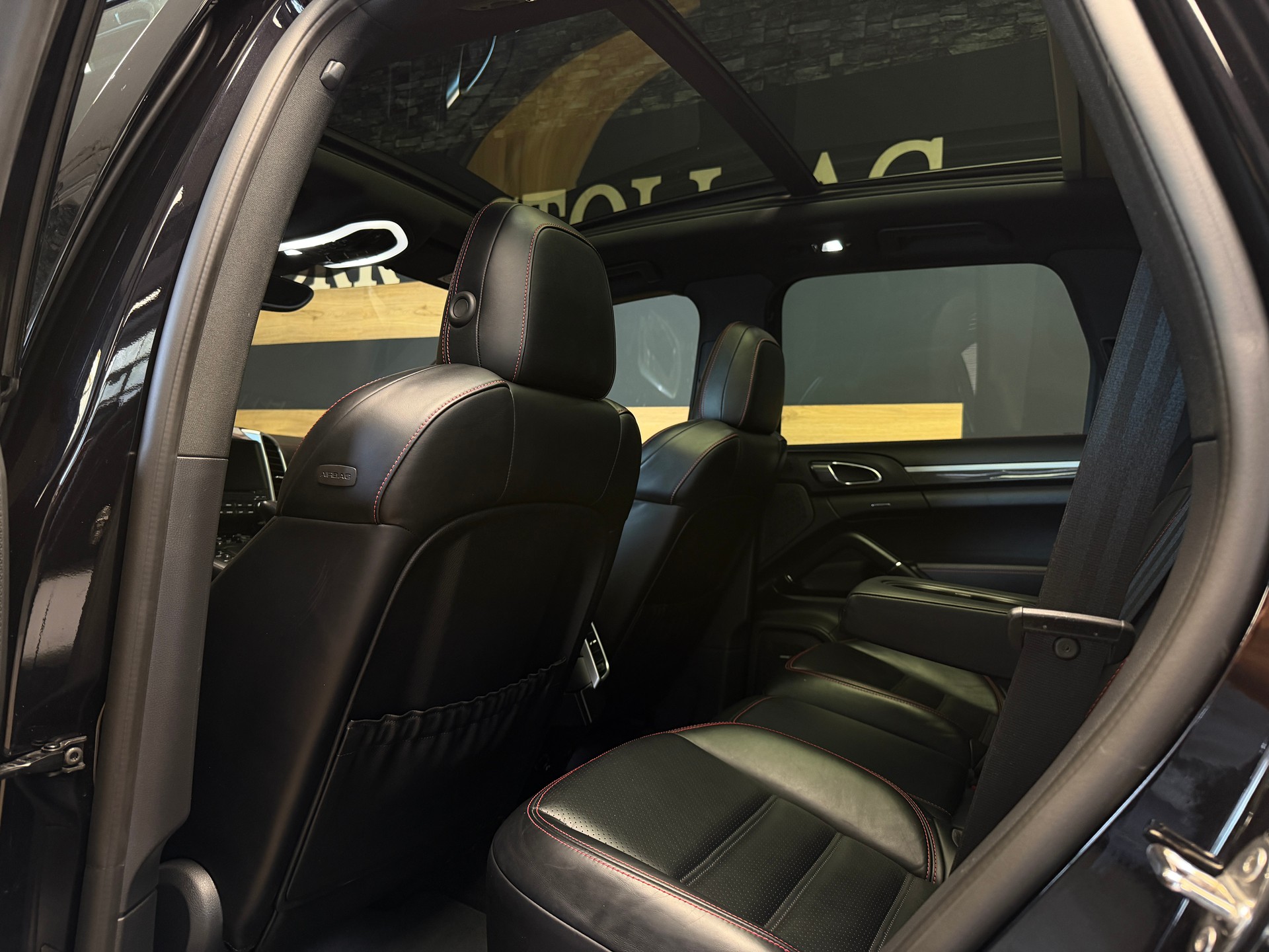 PORSCHE Cayenne S Diesel Platinum-image-21