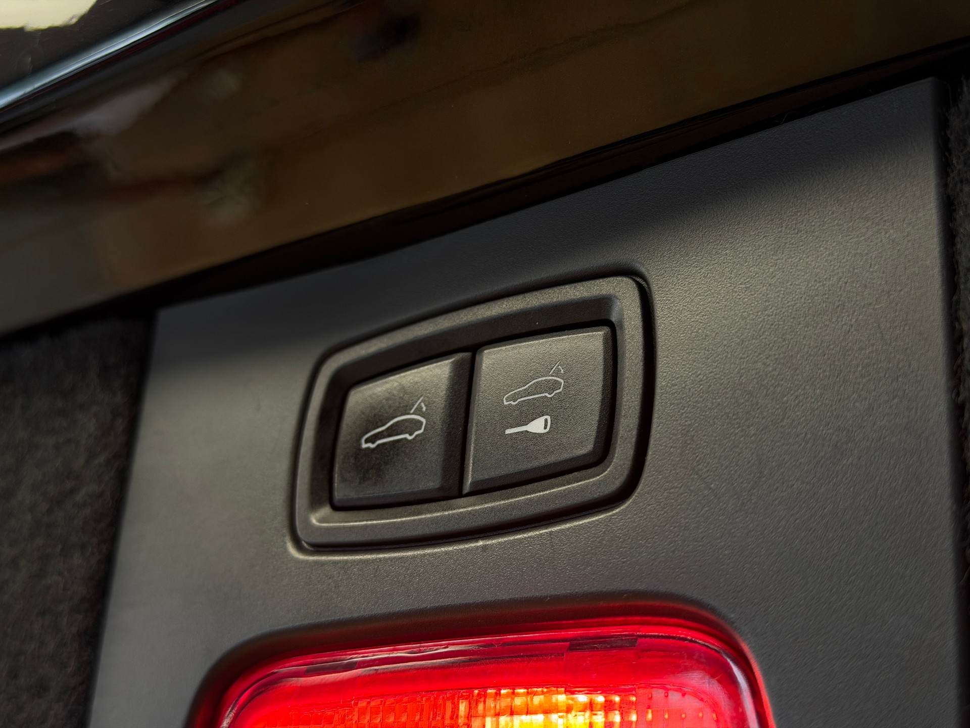 PORSCHE Cayenne S Diesel Platinum-image-23