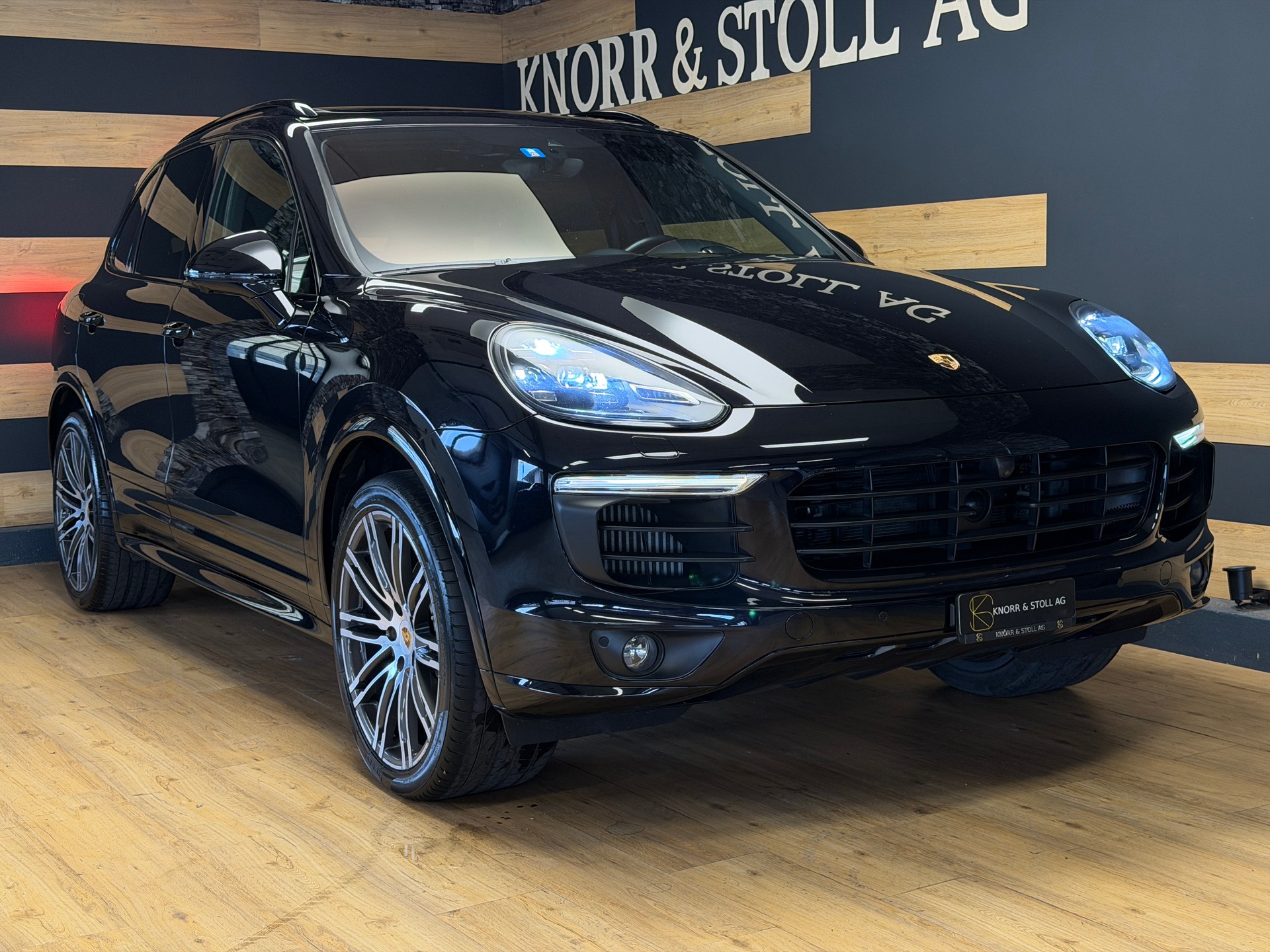 PORSCHE Cayenne S Diesel Platinum-image-0