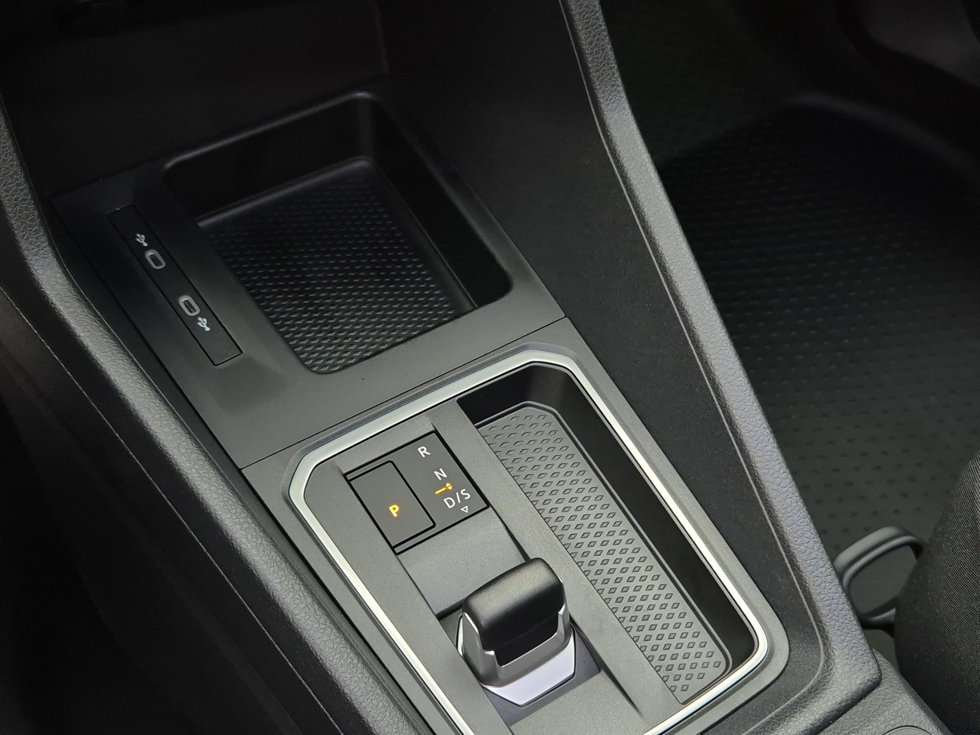 FORD Grand Transit Connect Kaw. 2.0 EcoBlue 122 Trend-image-7