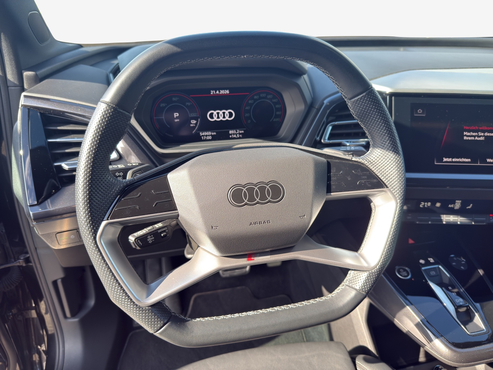 AUDI Q4 e-tron 35-image-9