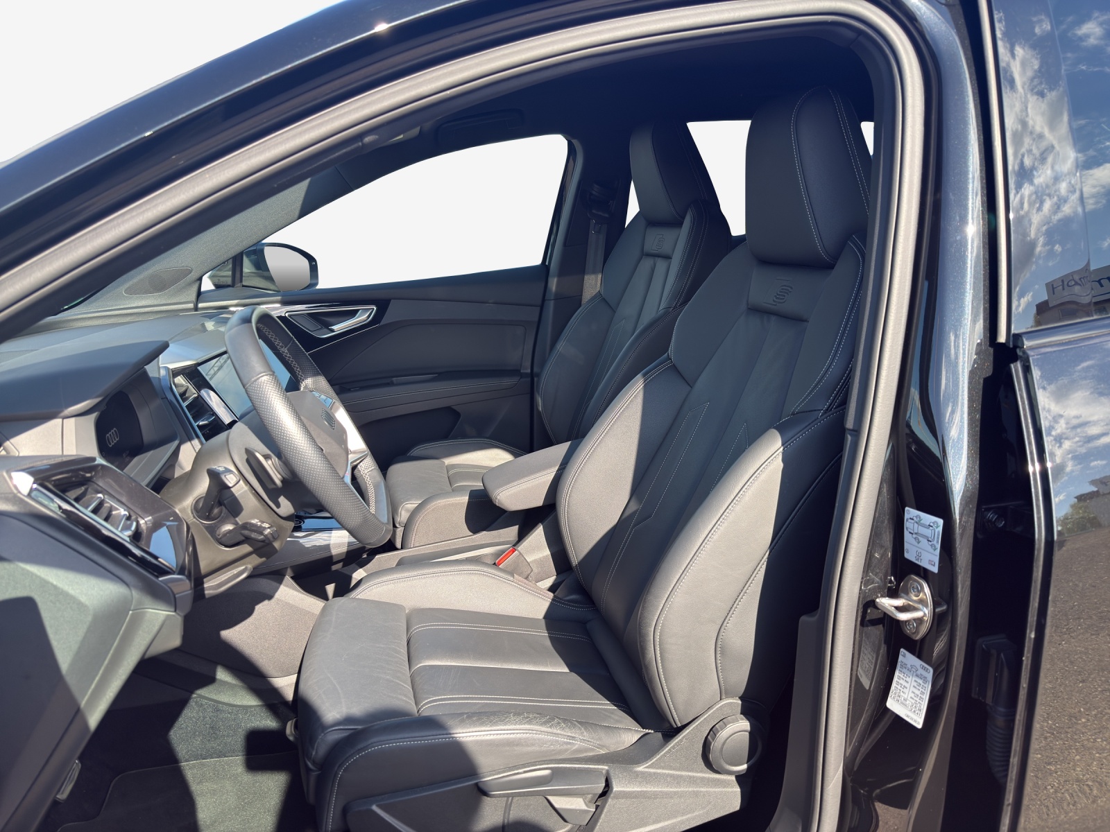 AUDI Q4 e-tron 35-image-8